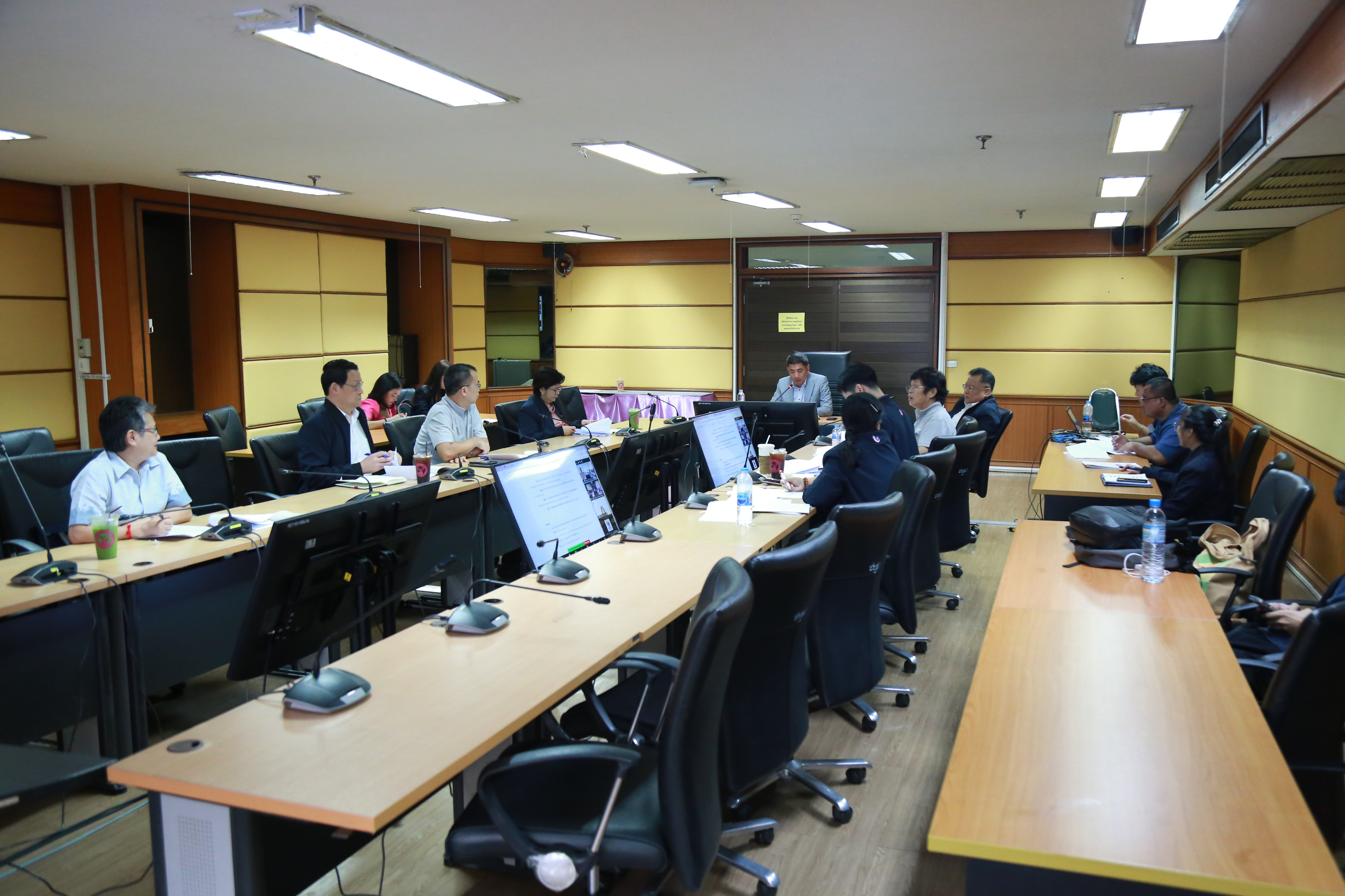 “อสอ.ภาสกร” ประชุมคณะกรรมการพิจารณาการรับทุนรัฐบาลตามความต้องการของ กสอ.