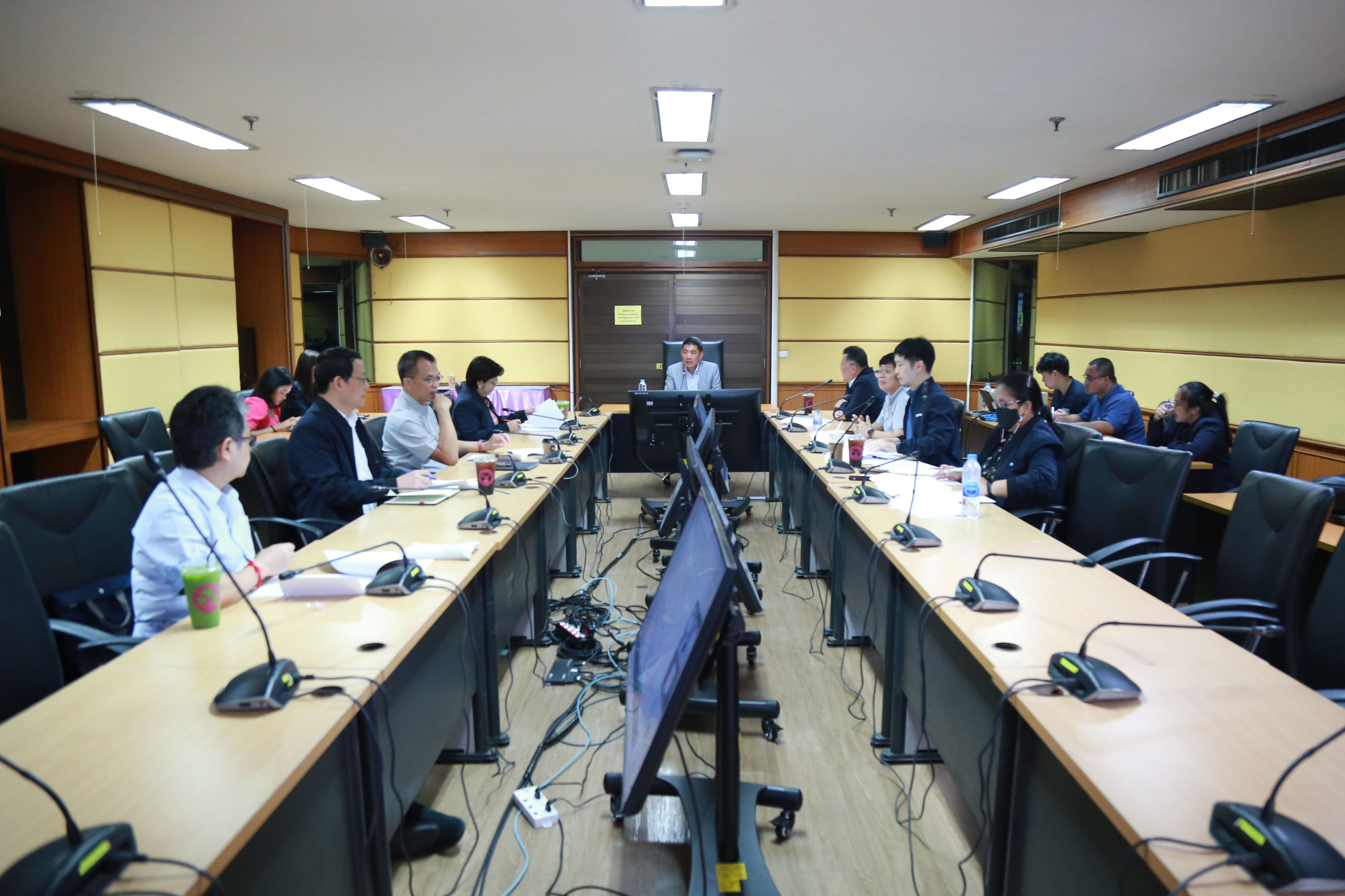 “อสอ.ภาสกร” ประชุมคณะกรรมการพิจารณาการรับทุนรัฐบาลตามความต้องการของ กสอ.