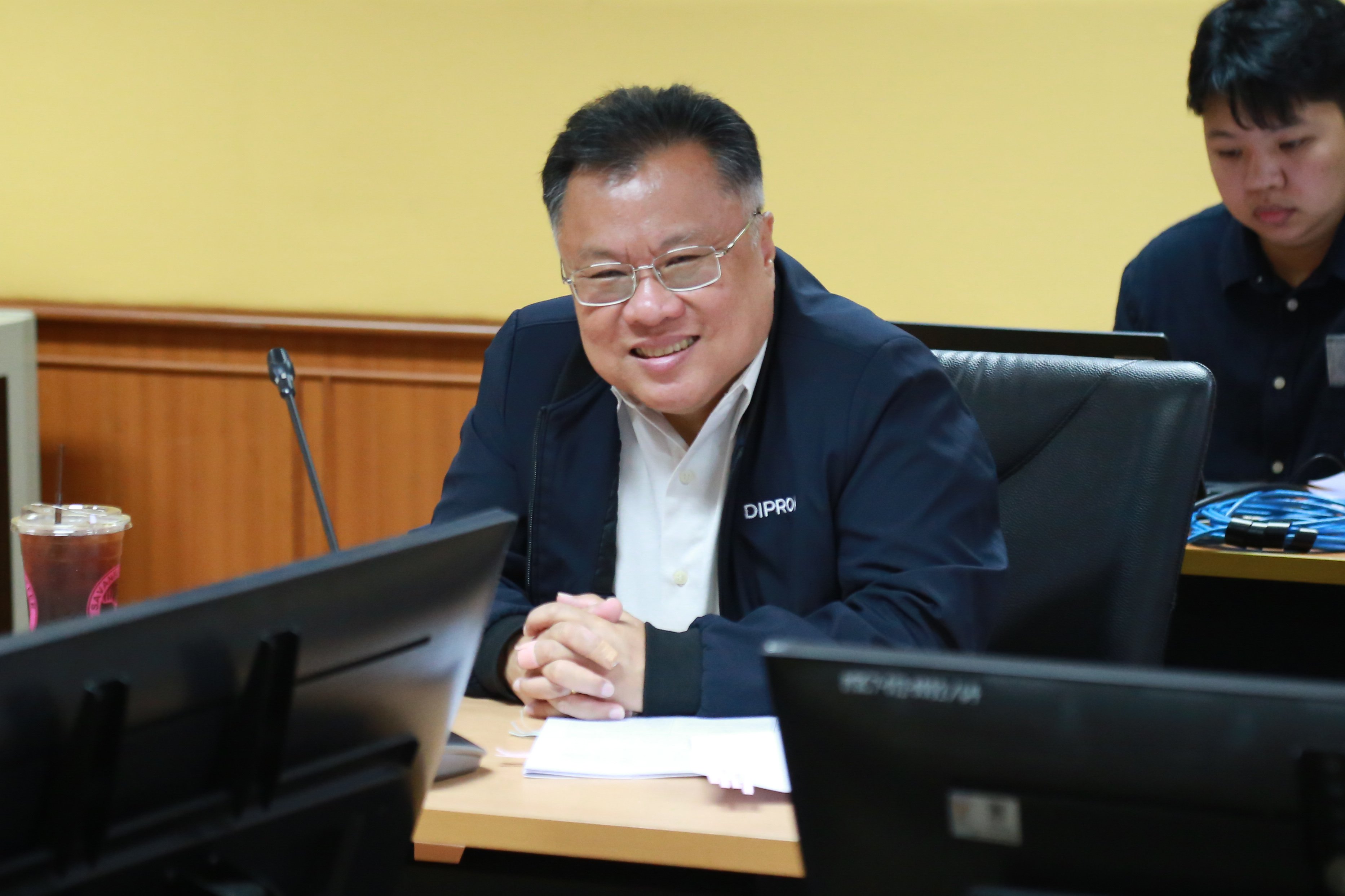 “อสอ.ภาสกร” ประชุมคณะกรรมการพิจารณาการรับทุนรัฐบาลตามความต้องการของ กสอ.