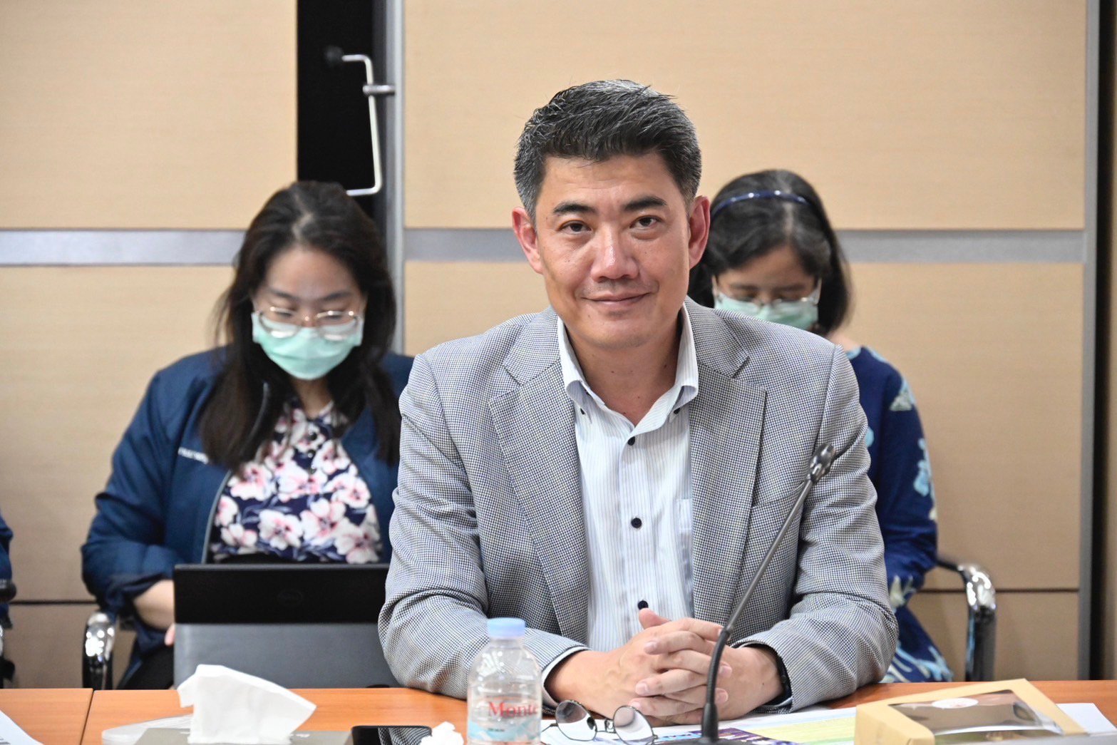 รัฐมนตรีฯ พิมพ์ภัทรา ประชุมผู้บริหารระดับสูงของ อก. ติดตามการออกใบอนุญาต รง. ความคืบหน้าอนุมัติสินเชื่อกองทุน SME และกากแคดเมียม