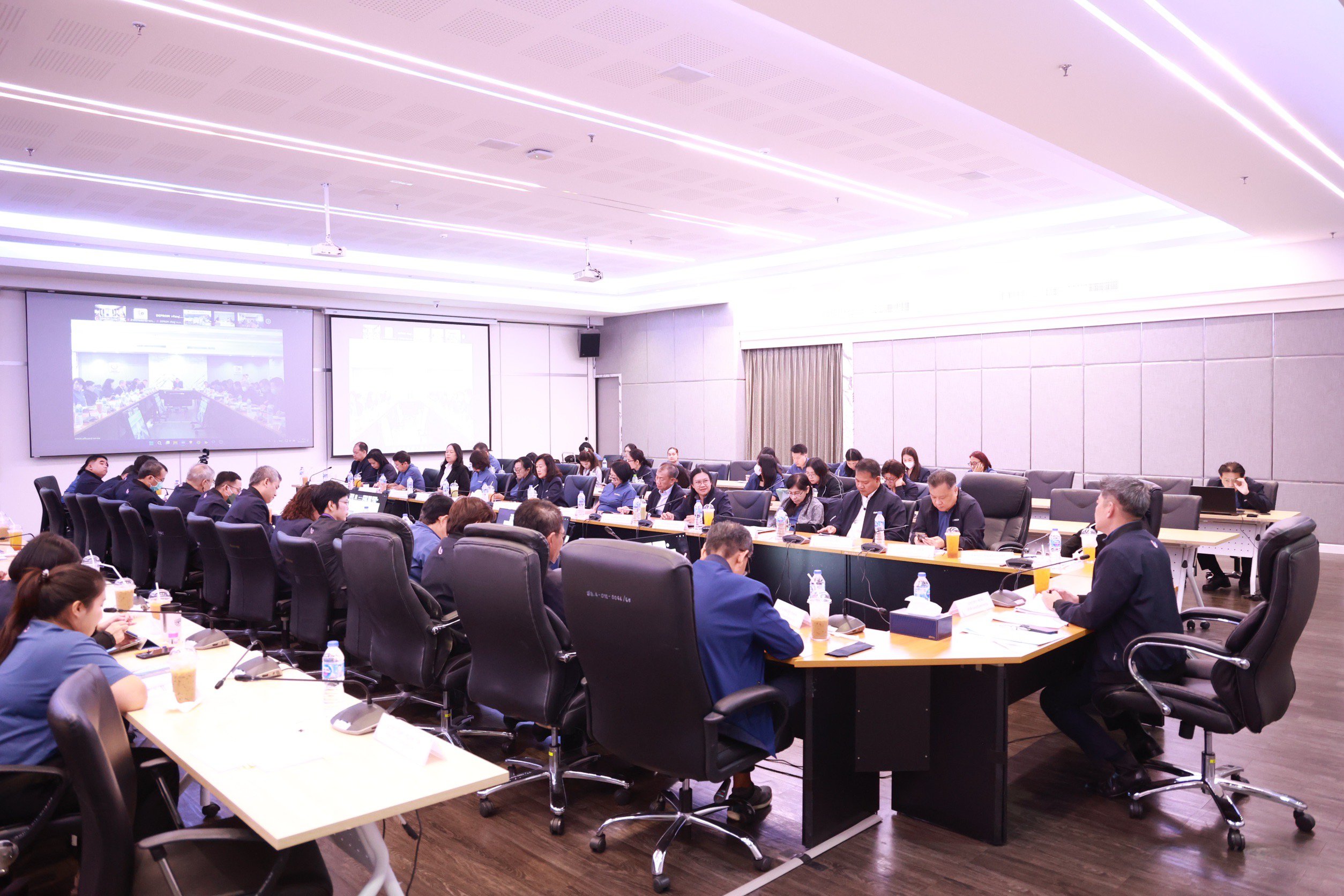 ผู้บริหารดีพร้อม ร่วมประชุมขับเคลื่อนการทำงานปี 2567