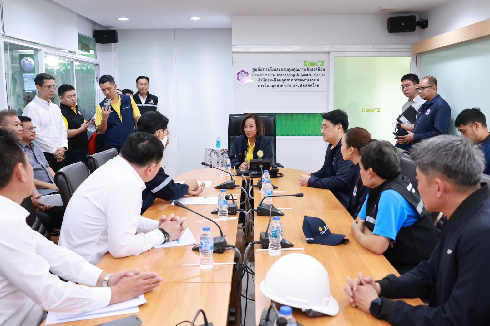 “รัฐมนตรีฯ พิมพ์ภัทรา” นั่งหัวโต๊ะ แถลงยืนยัน เหตุเพลิงไหม้ที่มาบตาพุดไร้กังวลแจงดับสนิทแล้ว พร้อมส่งทีมแพทย์ดูแลสุขภาพประชาชนในพื้นที่ ด้าน “วีริศ” กำชับทุกนิคมฯ เข้มงวดมากขึ้น อย่าให้เกิดซ้ำอีก!