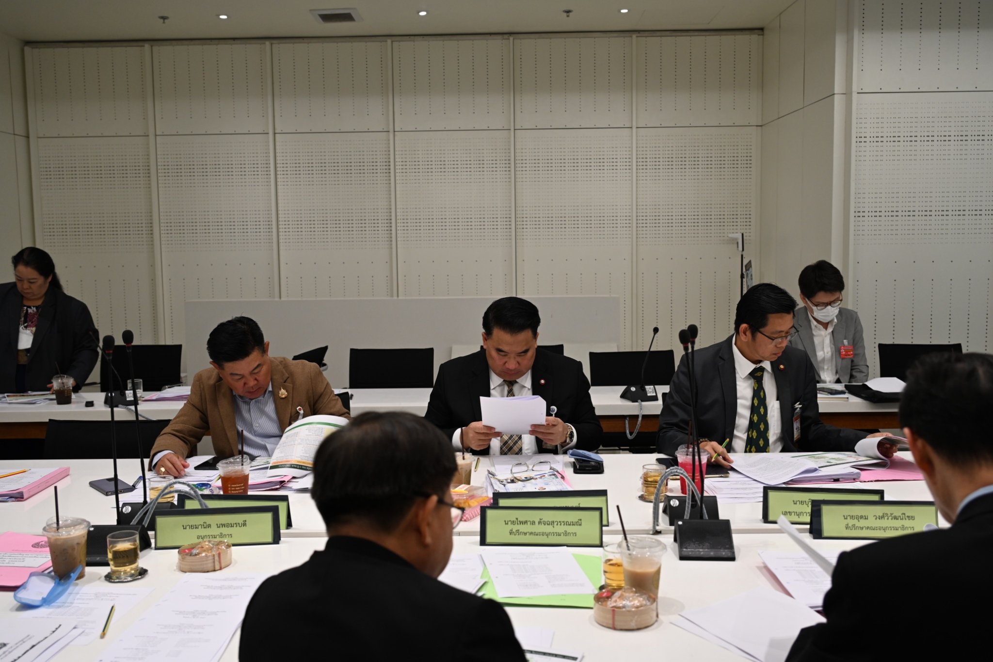 “รสอ.วัชรุน” ประชุมคณะอนุกรรมาธิการฯ เร่งพัฒนาและขับเคลื่อนอุตสาหกรรมฮาลาล