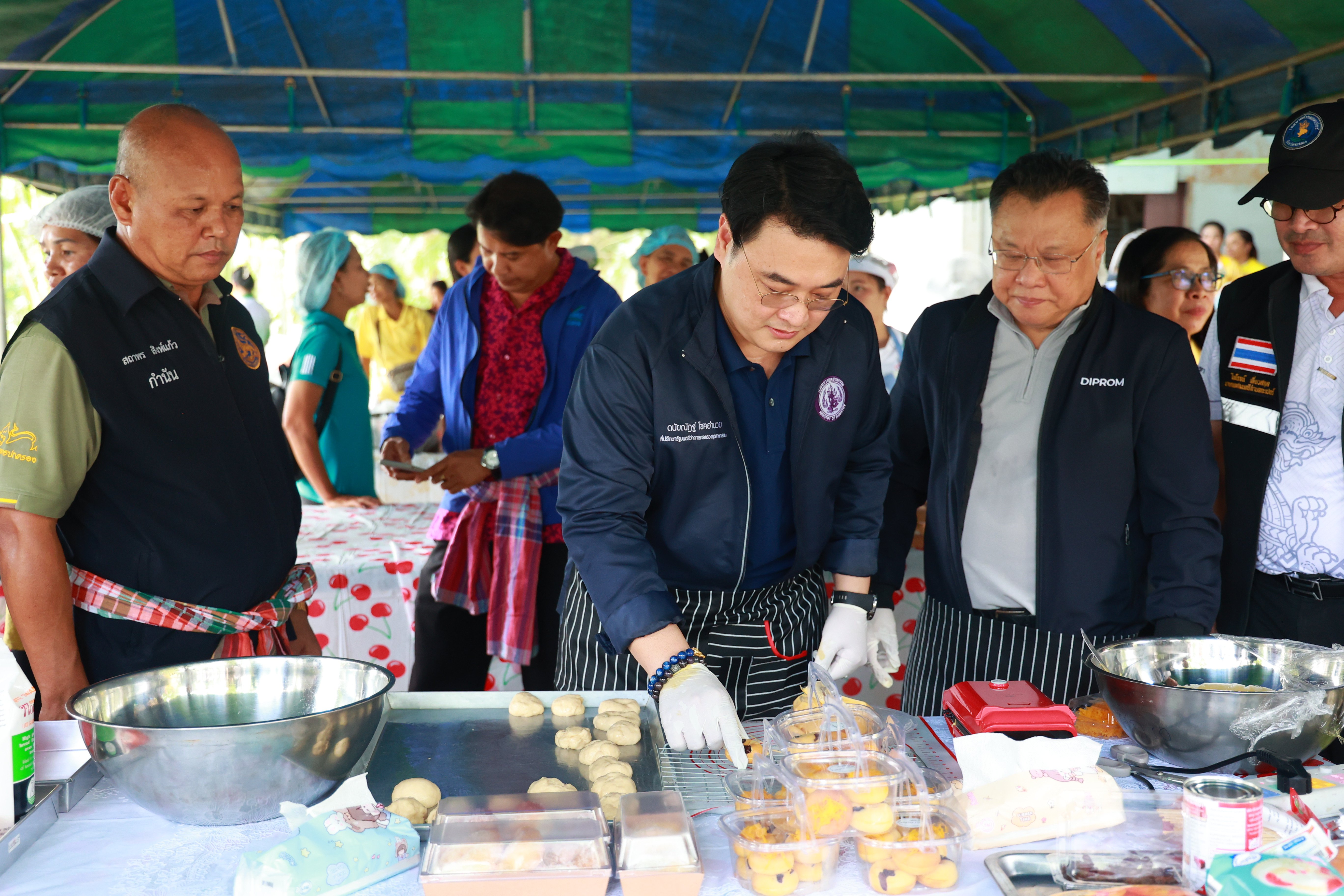 ที่ปรึกษาฯ ดนัยณัฏฐ์ ลงพื้นที่ตรวจเยี่ยมมการจัดฝึกอบรมเชิงปฏิบัติการ โครงการ “ยกระดับเศรษฐกิจชุมชนสู่ความยั่งยืน”