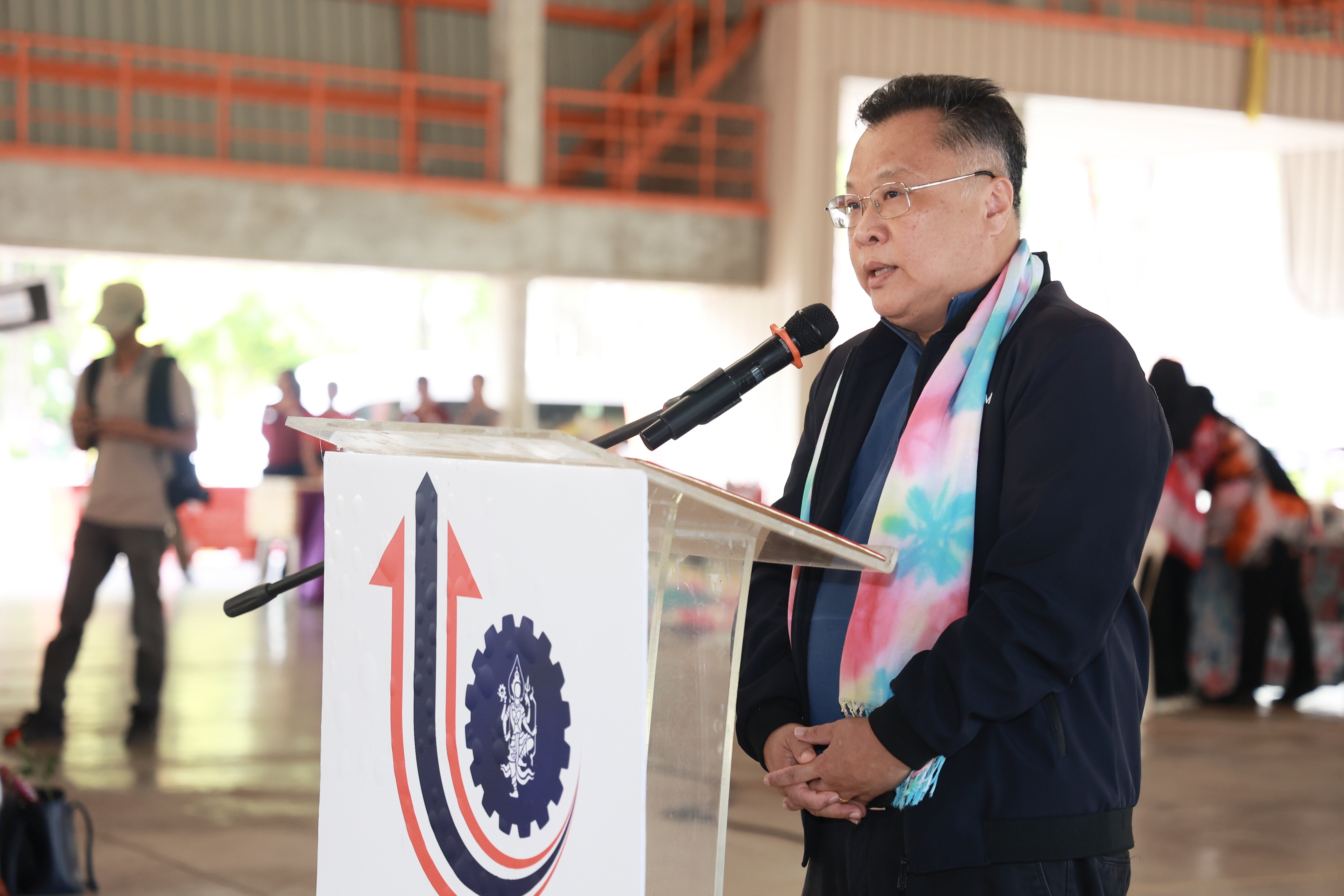 "รัฐมนตรีฯ พิมพ์ภัทรา" ลงพื้นที่จังหวัดระนอง ยกระดับเศรษฐกิจชุมชนสู่ความยั่งยืน พร้อมมอบนโยบาย ส่งเสริมอุตสาหกรรม SMEs ให้เติบโต ก้าวสู่สากล