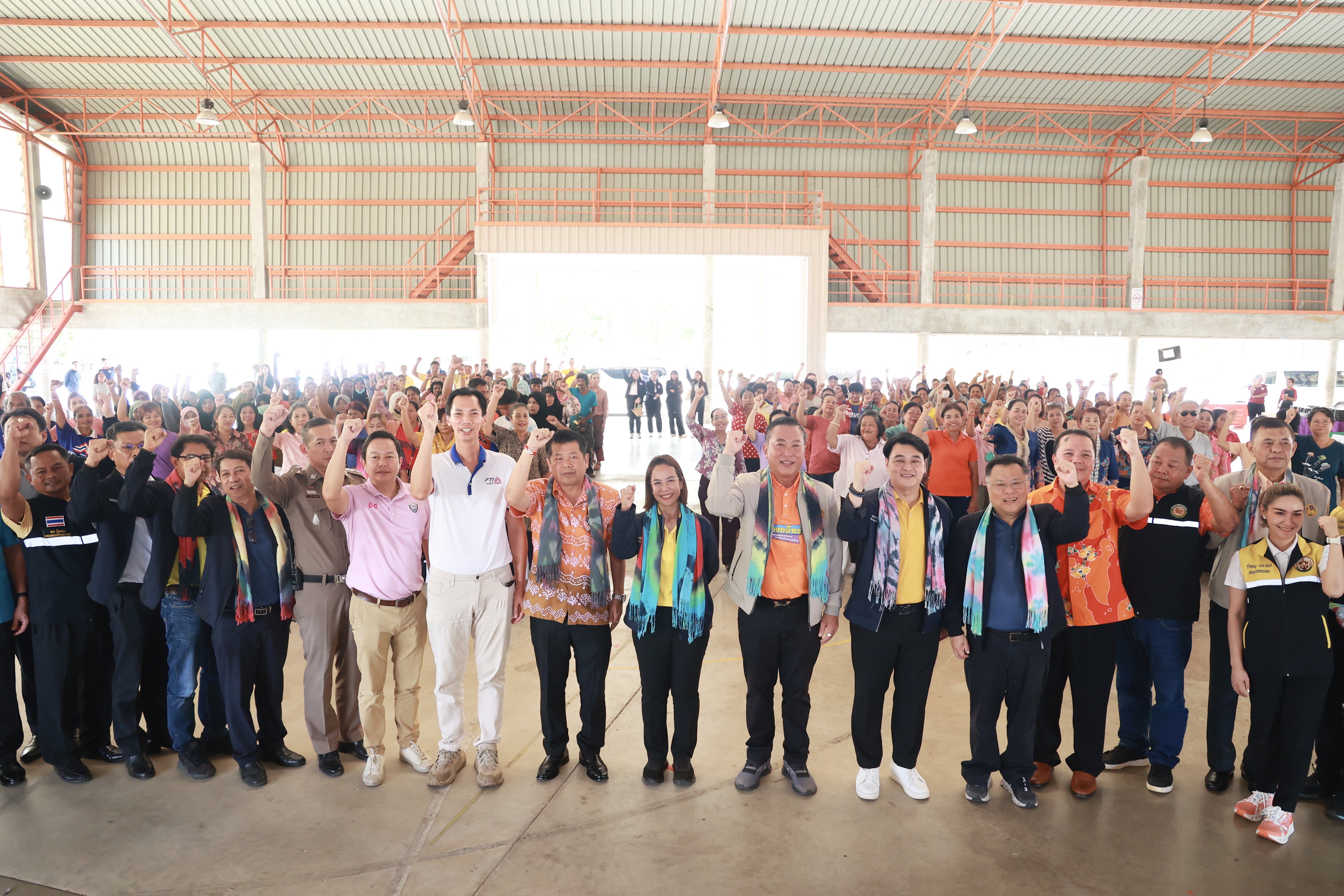 "รัฐมนตรีฯ พิมพ์ภัทรา" ลงพื้นที่จังหวัดระนอง ยกระดับเศรษฐกิจชุมชนสู่ความยั่งยืน พร้อมมอบนโยบาย ส่งเสริมอุตสาหกรรม SMEs ให้เติบโต ก้าวสู่สากล