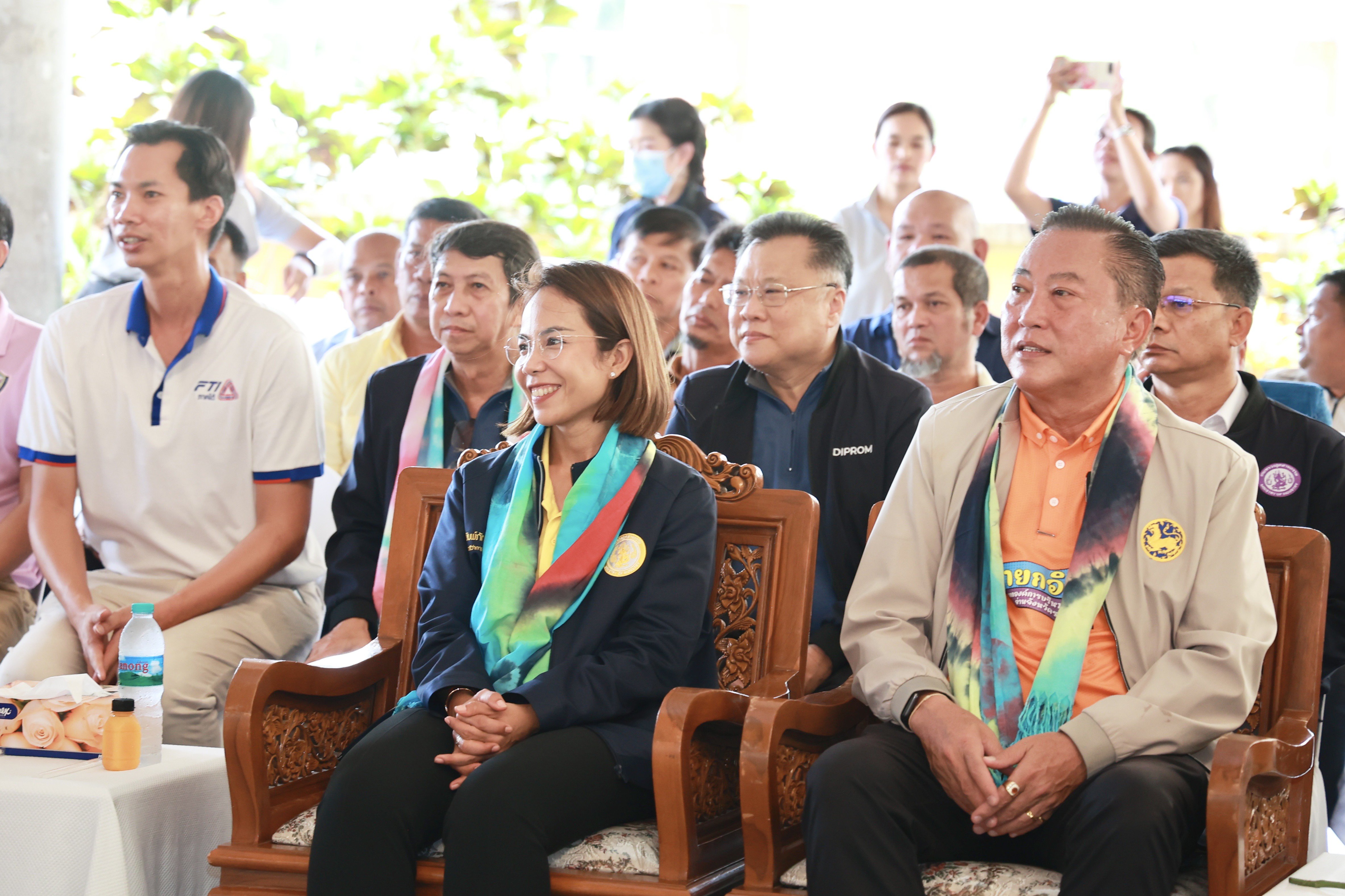 "รัฐมนตรีฯ พิมพ์ภัทรา" ลงพื้นที่จังหวัดระนอง ยกระดับเศรษฐกิจชุมชนสู่ความยั่งยืน พร้อมมอบนโยบาย ส่งเสริมอุตสาหกรรม SMEs ให้เติบโต ก้าวสู่สากล