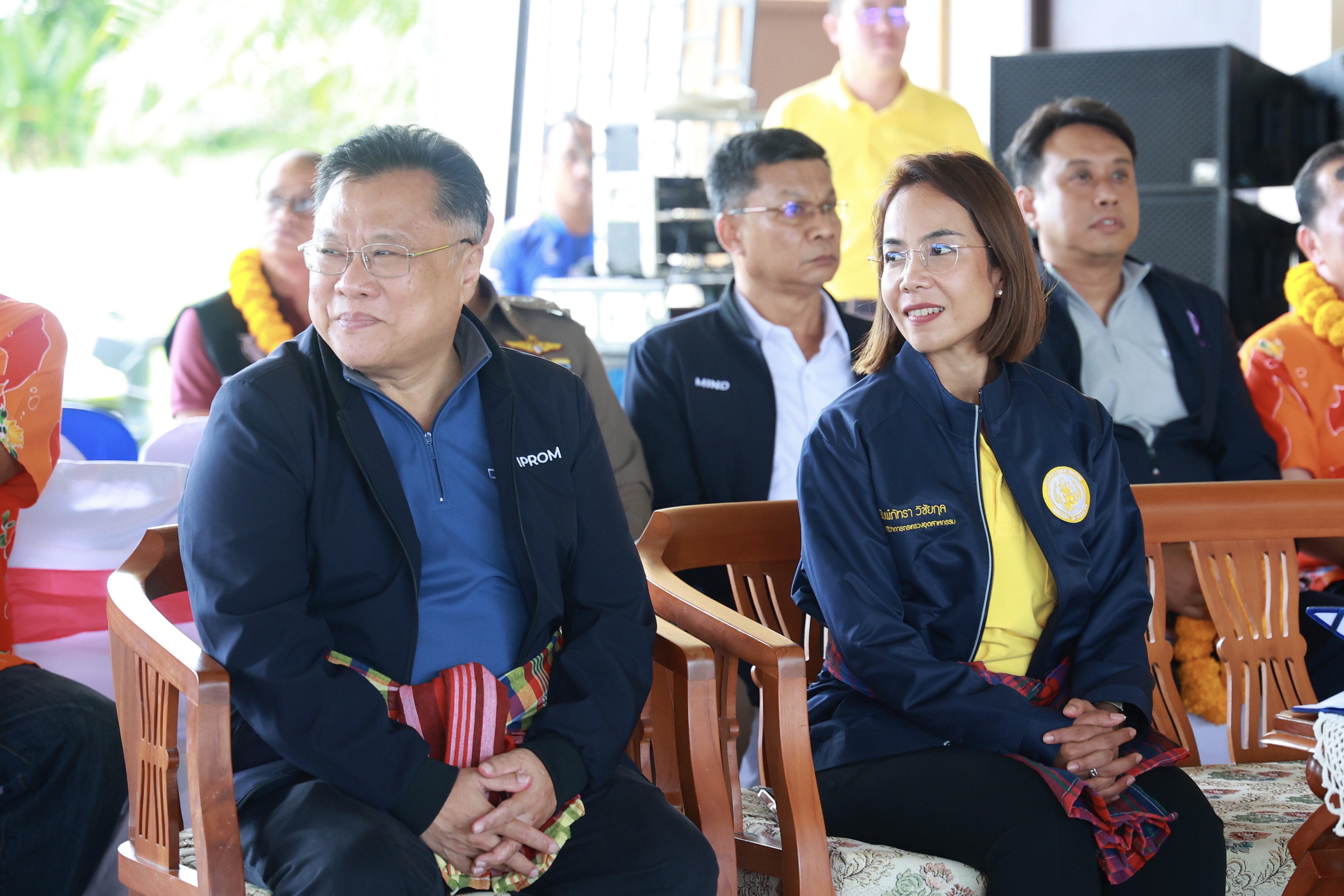 "รัฐมนตรีฯ พิมพ์ภัทรา" ลงพื้นที่จังหวัดระนอง ยกระดับเศรษฐกิจชุมชนสู่ความยั่งยืน พร้อมมอบนโยบาย ส่งเสริมอุตสาหกรรม SMEs ให้เติบโต ก้าวสู่สากล