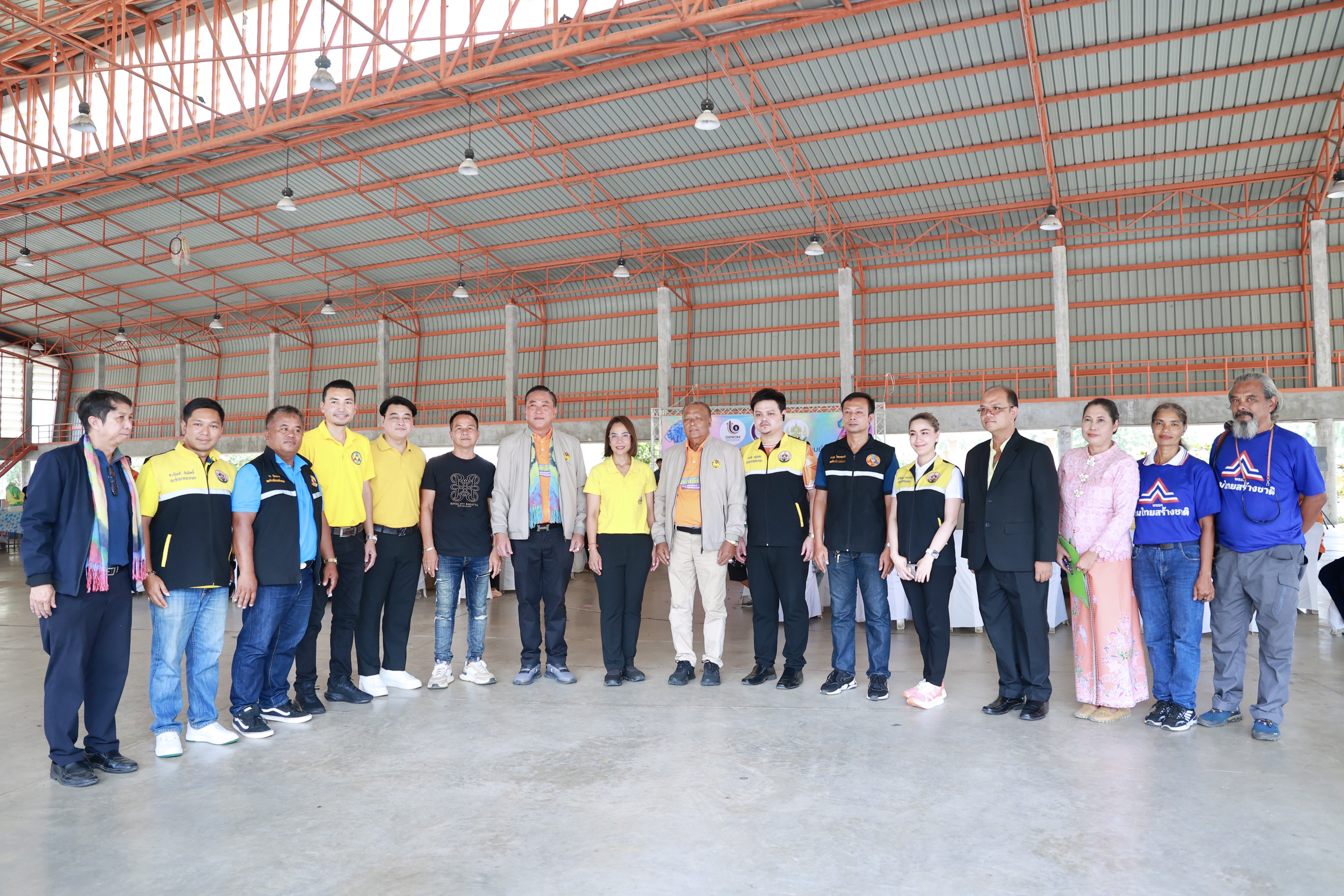 "รัฐมนตรีฯ พิมพ์ภัทรา" ลงพื้นที่จังหวัดระนอง ยกระดับเศรษฐกิจชุมชนสู่ความยั่งยืน พร้อมมอบนโยบาย ส่งเสริมอุตสาหกรรม SMEs ให้เติบโต ก้าวสู่สากล