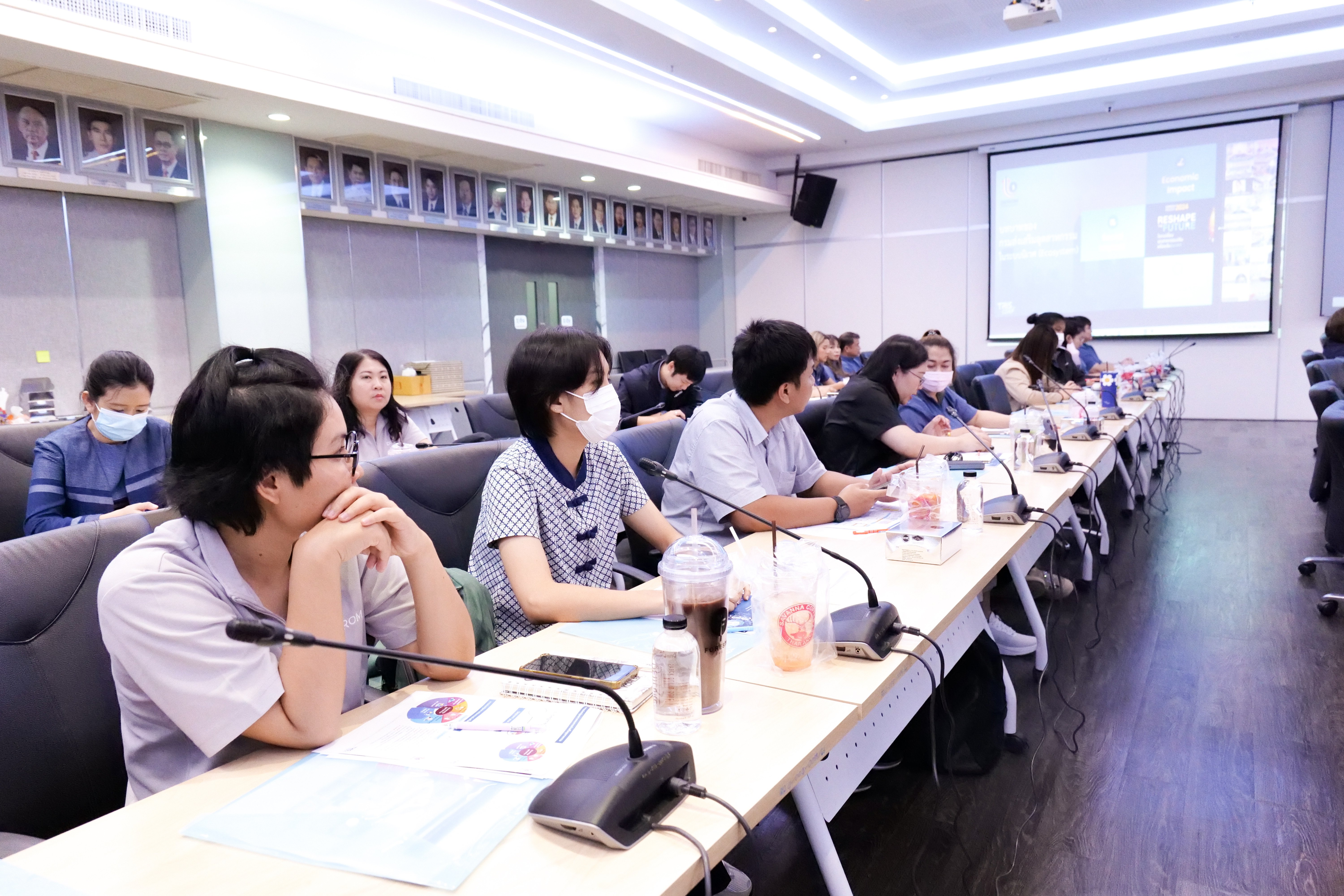 “อสอ. ภาสกร” ประชุมแนวทางการปรับตำแหน่งทางยุทธศาสตร์  มุ่งพัฒนาบุคลากร สนองแนวคิด “คิดถึงธุรกิจ คิดถึงดีพร้อม”