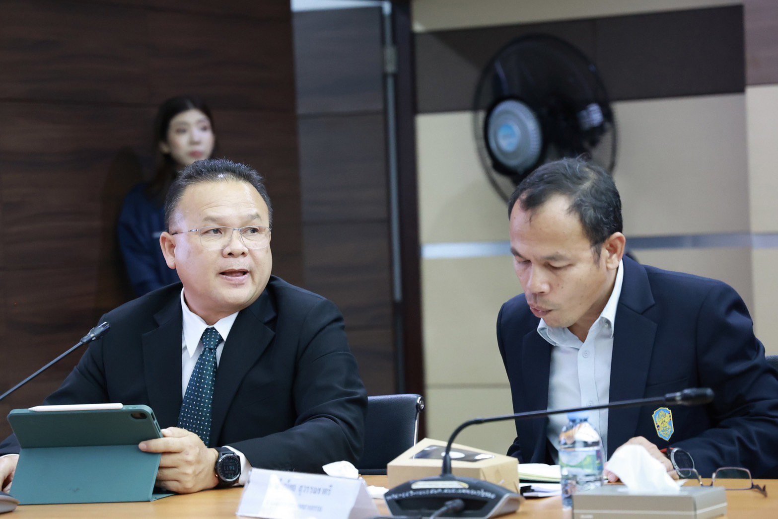 “พิมพ์ภัทรา” ประชุมผู้บริหารกระทรวงอุตสาหกรรม ย้ำ ให้ดูแลประชาชนที่ได้รับผลกระทบจากเหตุไฟไหม้มาบตาพุด – การขนย้ายกากสารเคมี กำชับต้องสื่อสารให้ชัดเจน  พร้อมเร่งรัดออกใบอนุญาต รง.4 และต้องทำให้ถูกต้องตามกระบวนการ