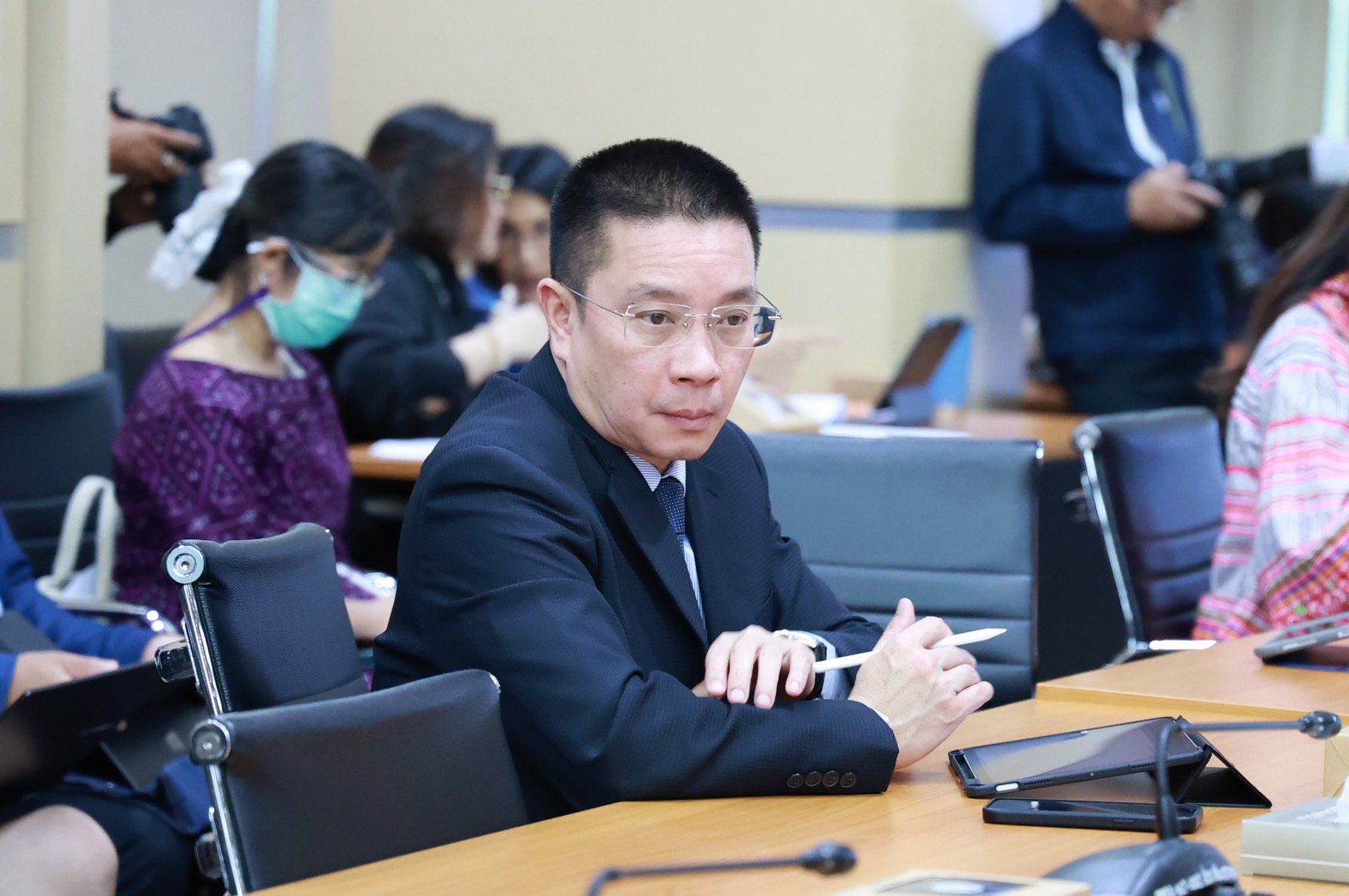 “พิมพ์ภัทรา” ประชุมผู้บริหารกระทรวงอุตสาหกรรม ย้ำ ให้ดูแลประชาชนที่ได้รับผลกระทบจากเหตุไฟไหม้มาบตาพุด – การขนย้ายกากสารเคมี กำชับต้องสื่อสารให้ชัดเจน  พร้อมเร่งรัดออกใบอนุญาต รง.4 และต้องทำให้ถูกต้องตามกระบวนการ