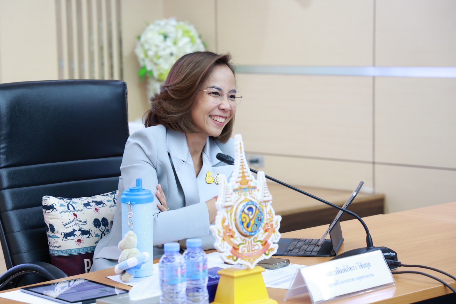“รมว.พิมพ์ภัทรา” นั่งหัวโต๊ะ ประชุมผู้บริหารระดับสูง อก. กำชับ เร่งสื่อสารทำความเข้าใจกับประชาชนในการขนย้ายกากอุตสาหกรรม พร้อมเผย กรมโรงงานอุตสาหกรรม ออกใบอนุญาต รง.4 ได้เสร็จทันเป้าหมาย ตามข้อสั่งการนายกรัฐมนตรี