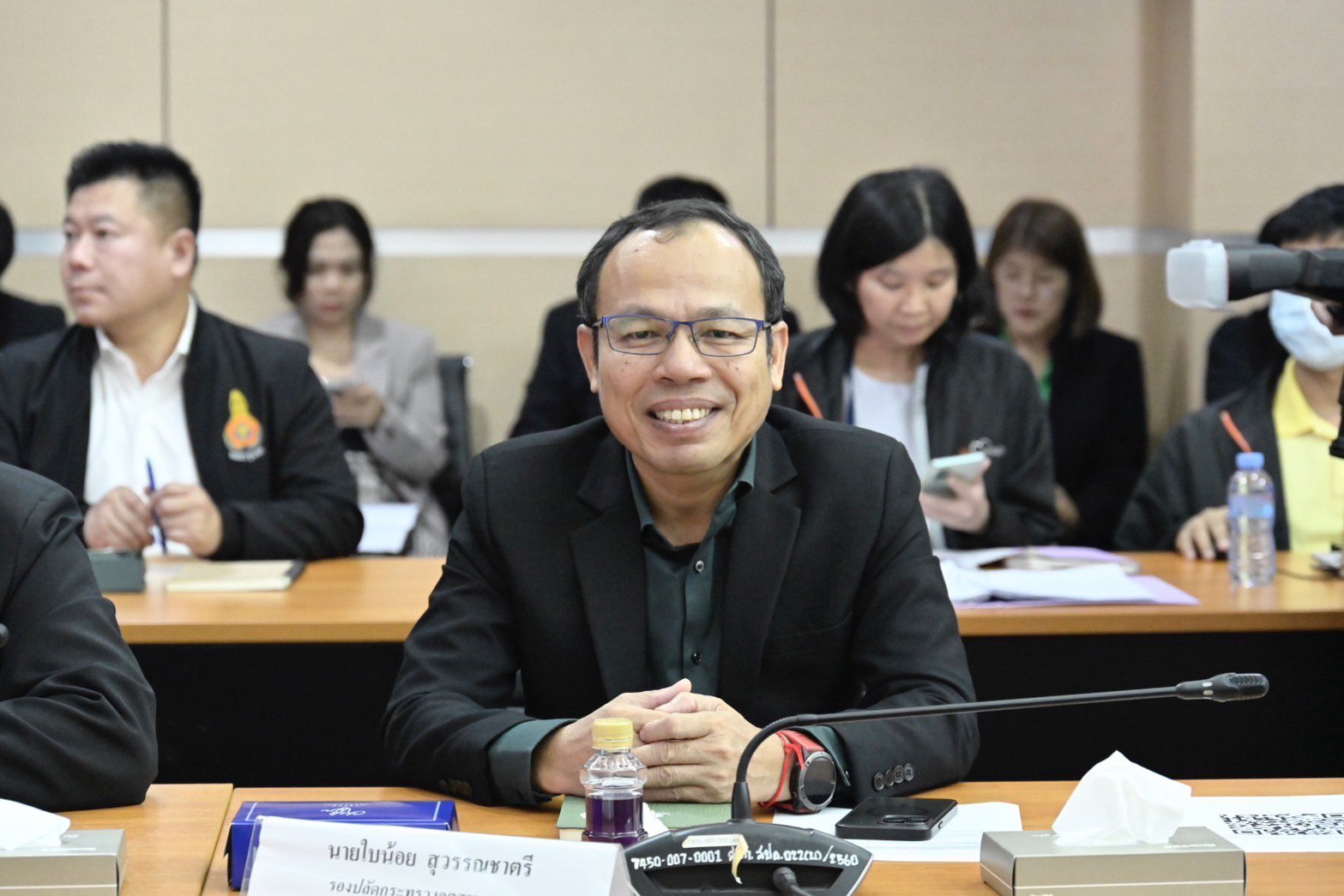 “รมว.พิมพ์ภัทรา” นั่งหัวโต๊ะ ประชุมผู้บริหารระดับสูง อก. กำชับ เร่งสื่อสารทำความเข้าใจกับประชาชนในการขนย้ายกากอุตสาหกรรม พร้อมเผย กรมโรงงานอุตสาหกรรม ออกใบอนุญาต รง.4 ได้เสร็จทันเป้าหมาย ตามข้อสั่งการนายกรัฐมนตรี