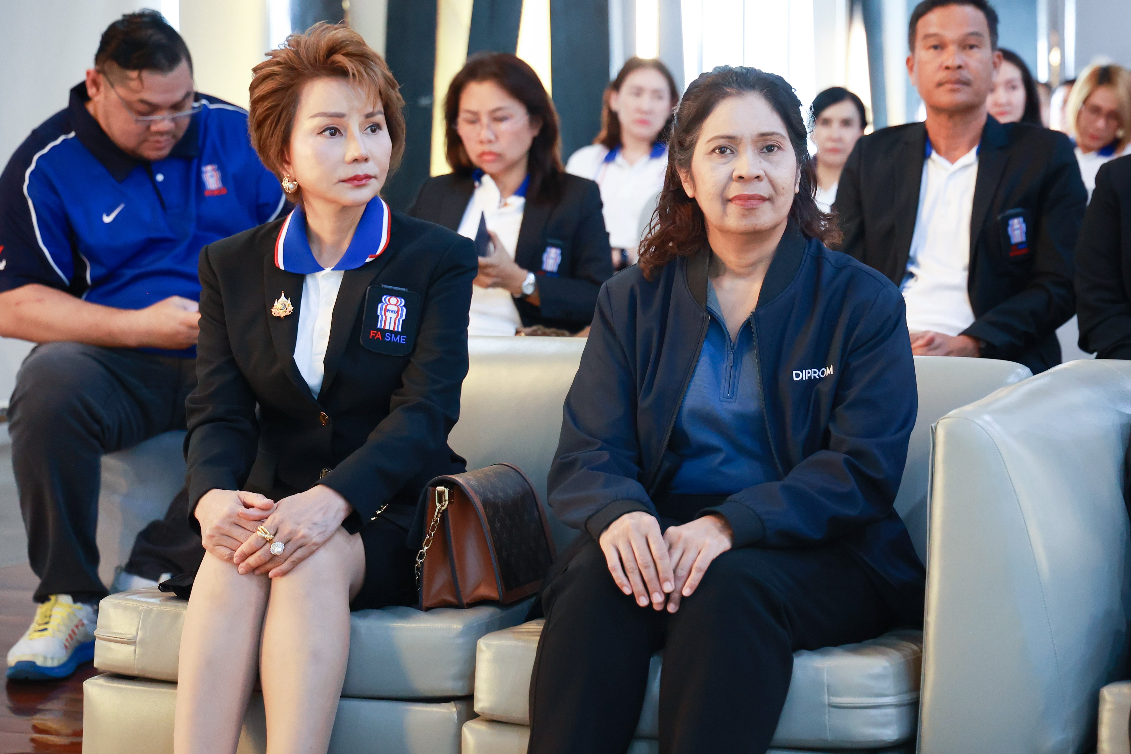 "ดีพร้อม" RESHAPE THE INDUSTRY สานต่อการพัฒนา คพอ.ดีพร้อม น้องใหม่ 412 กรุงเทพฯ