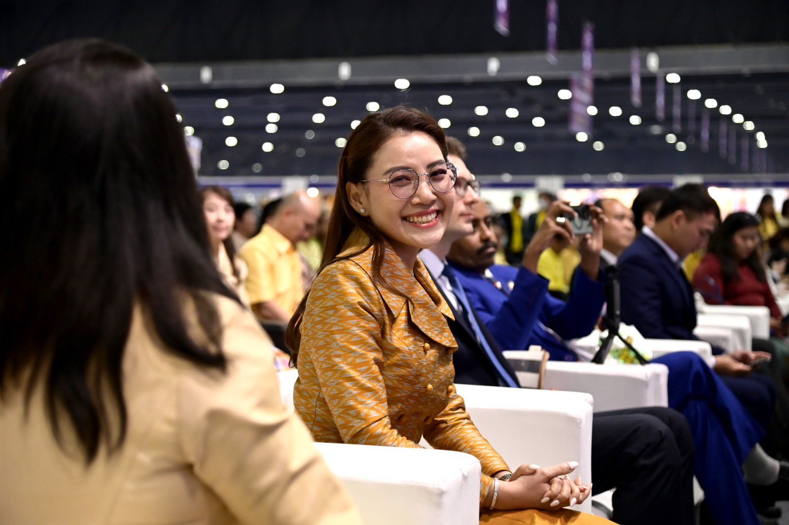 เลขานุการรัฐมนตรีฯ ไพลิน ร่วมพิธีเปิด “OTOP Midyear 2024 หลากหลายผลิตภัณฑ์สีสันภูมิปัญญาไทย” เปิดตัวอย่างคึกคัก ยกทัพสินค้ากว่า 2,000 ร้าน ชิม ช้อป ทั่วไทย
