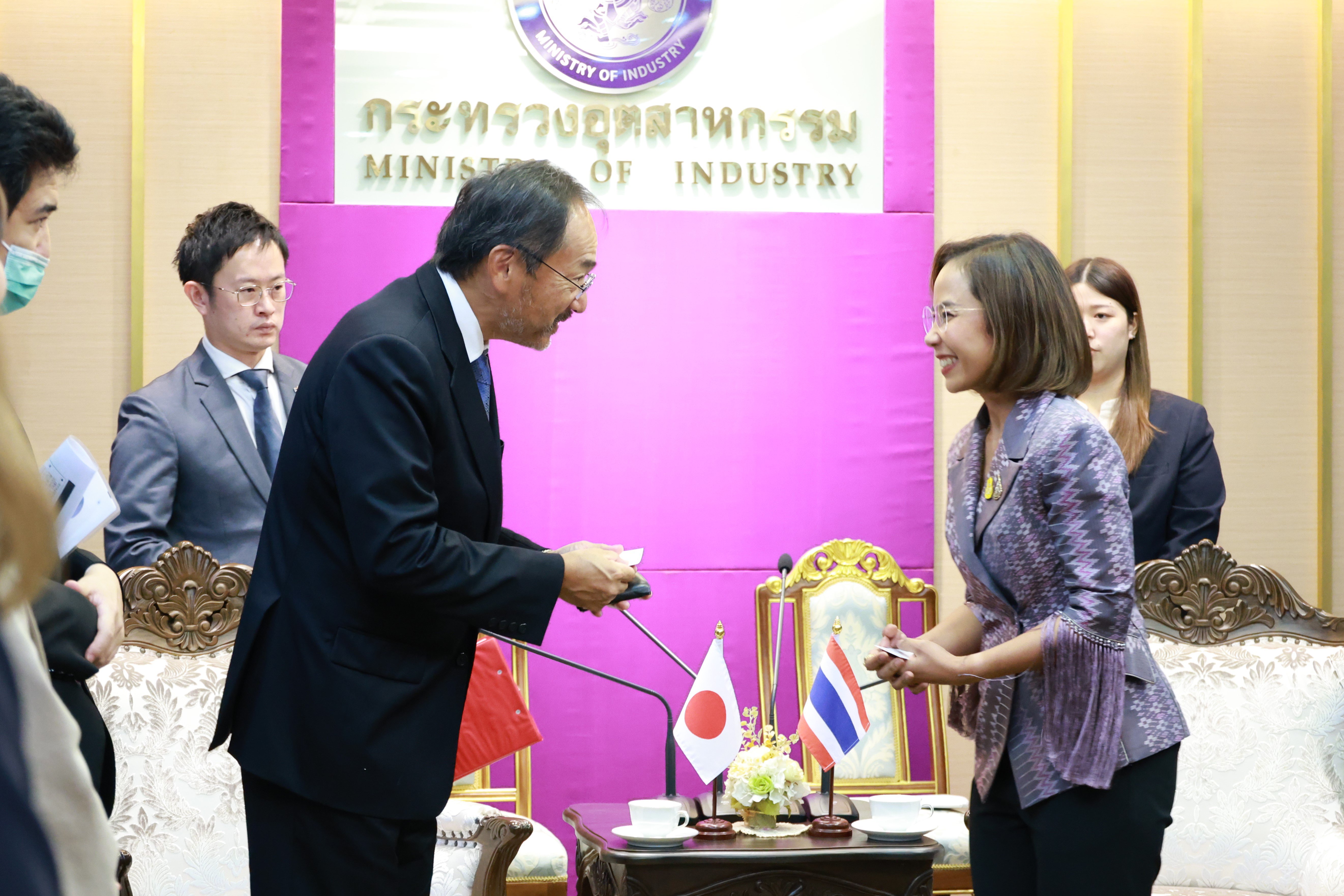 รมว.พิมพ์ภัทรา หารือ เอกอัครราชทูตฯ ญี่ปุ่นประจำประเทศไทย ย้ำความสัมพันธ์และความร่วมมือด้านเศรษฐกิจอุตสาหกรรมไทย – ญี่ปุ่น
