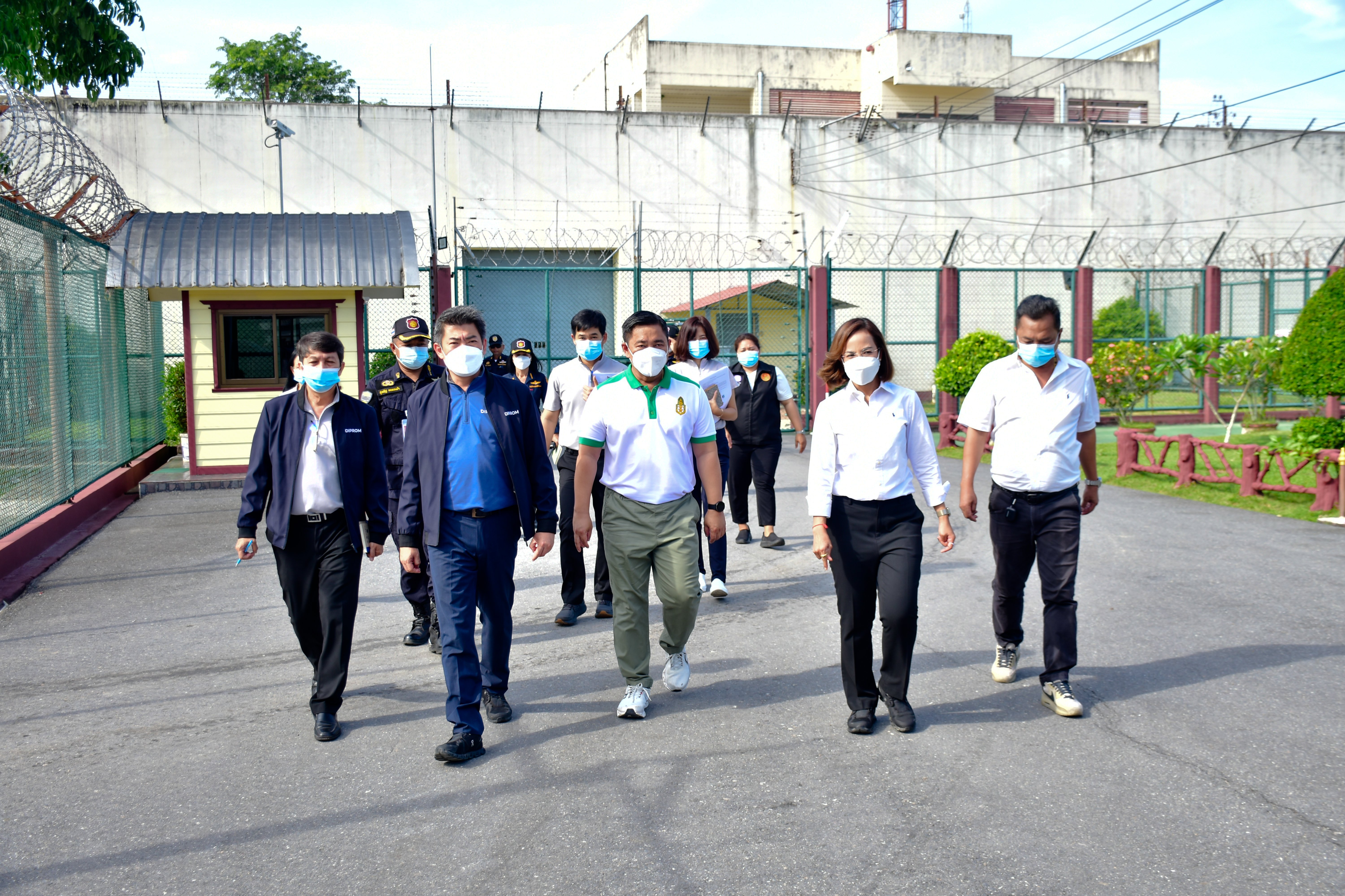 รมว.พิมพ์ภัทรา ดันเรือนจำกลางนครศรีธรรมราชเป็นโมเดลต้นแบบ "นิคมราชทัณฑ์" อนุรักษ์ทักษะงานศิลป์เลอค่า สร้างอาชีพเส้นทางใหม่ คืนคนดีสู่สังคม