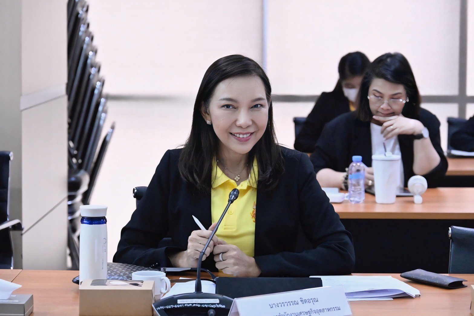“รมว.พิมพ์ภัทรา” นั่งหัวโต๊ะ ประชุมผู้บริหาร อก. เผย “นายกฯ” กำชับ เร่งใช้มาตรการกระตุ้นการลงทุนเพิ่ม GDP ประเทศ ย้ำดูแลเสริมแกร่งเอสเอ็มอีให้เข้าถึงแหล่งเงินทุน จัดการน้ำในพื้นที่ EEC รวมทั้งควบคุมกระบวนการโรงงานแก้ปัญหาราคาปาล์มตกต่ำ   