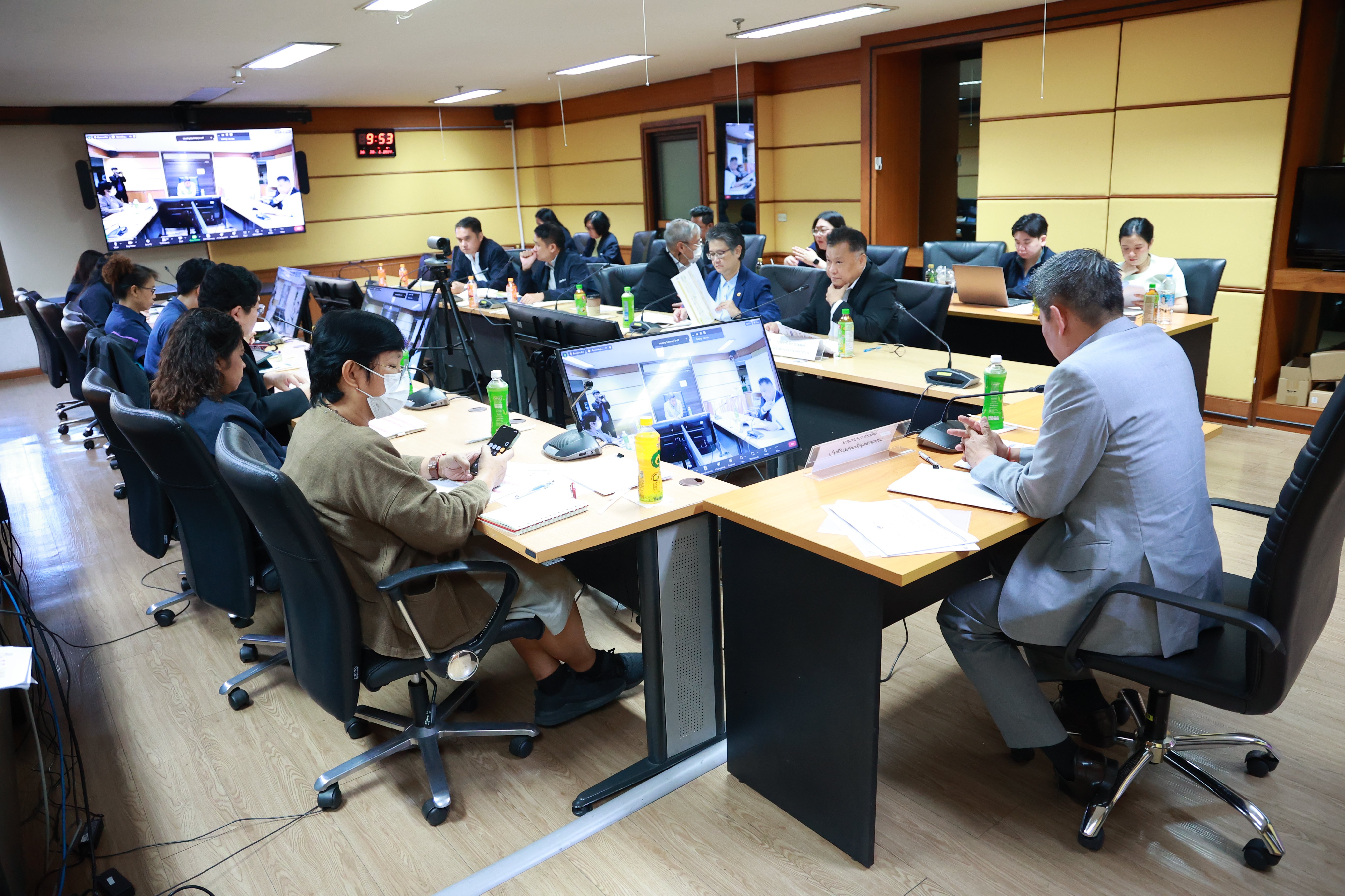 "ดีพร้อม" ประชุมเร่งรัดติดตามการใช้จ่ายงบฯ และผลดำเนินงาน ปี 2567
