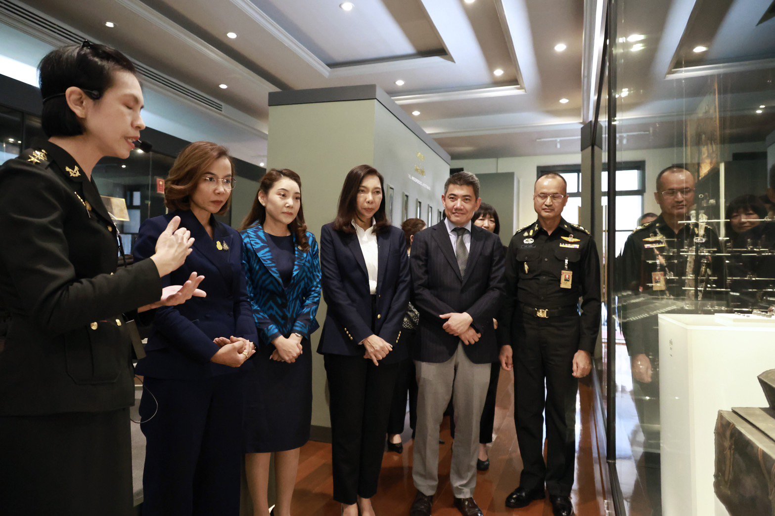 “พิมพ์ภัทรา” หารือ “ผบ.ทบ.” พัฒนาอุตสาหกรรมฮาลาลในพื้นที่ 3 จังหวัดชายแดนใต้ พร้อมสนับสนุนแนวทางพัฒนาอาชีพให้กับทหารหลังปลดประจำการ