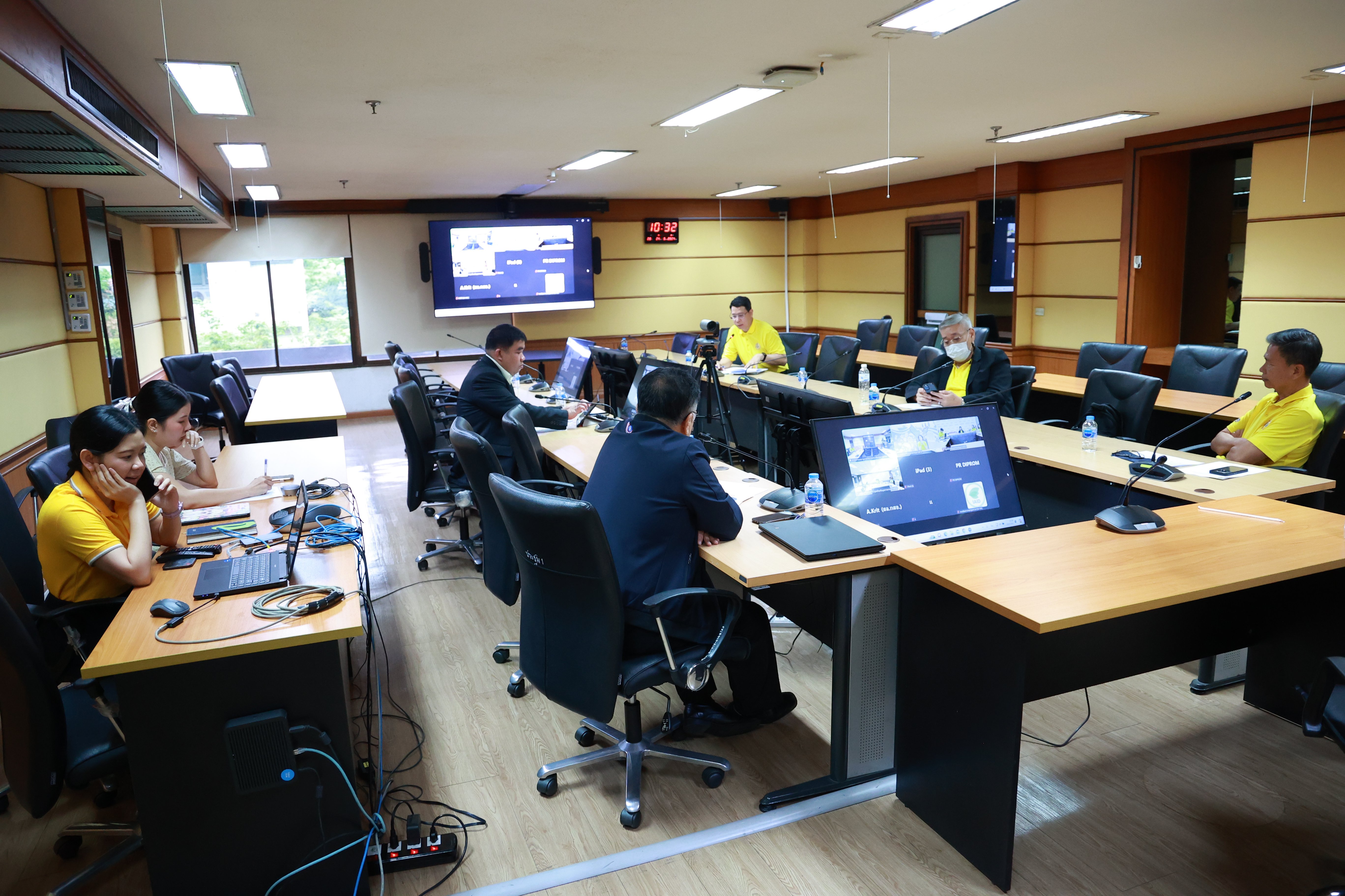 "รสอ.วาที" ประชุมติดตามผลการดำเนินงานหน่วยงานภายใต้การกำกับดูแล