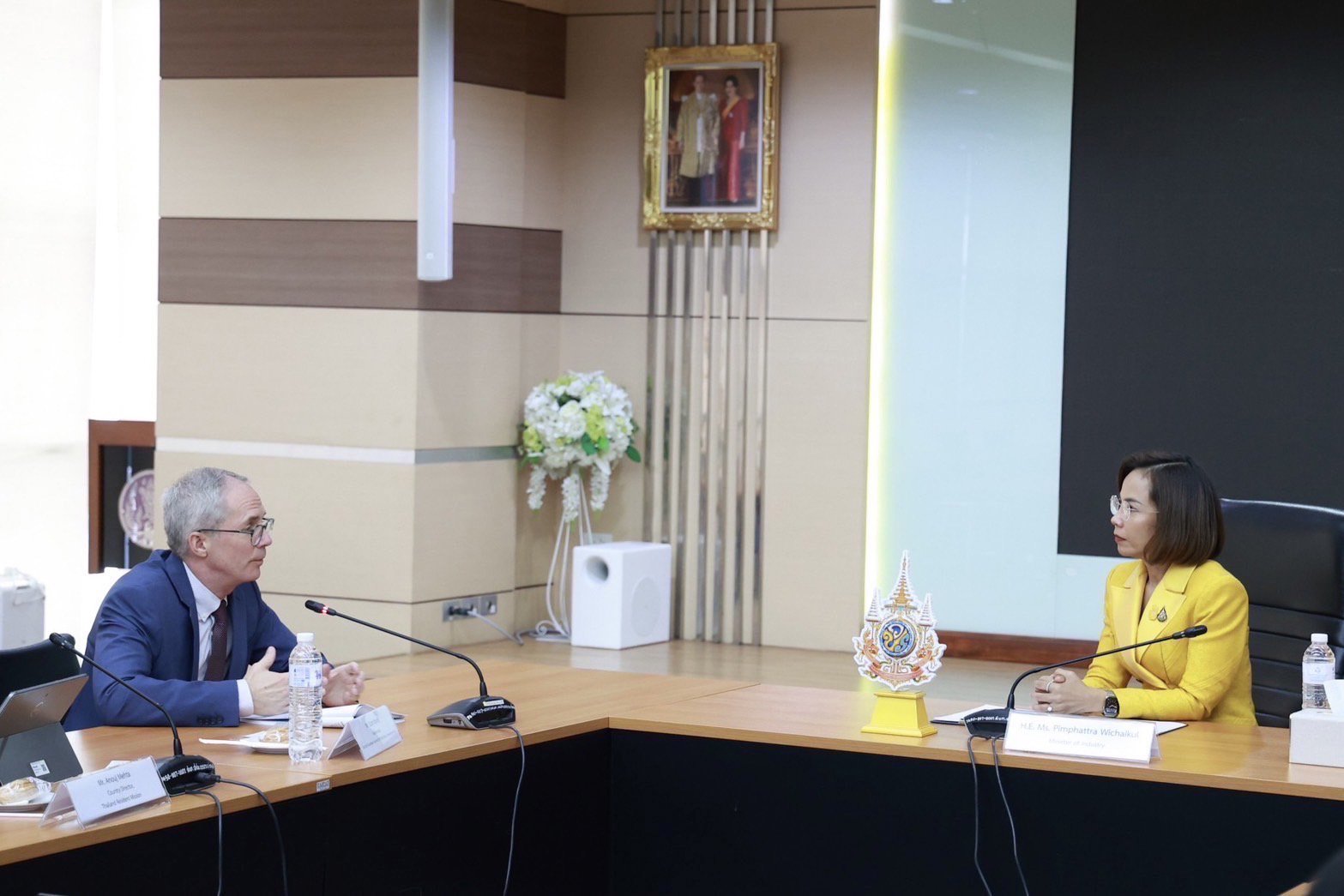 ธนาคาร ADB เข้าพบ “พิมพ์ภัทรา” หารือความร่วมมือสนับสนุนเอสเอ็มอี ปรับตัวรับกติกาใหม่โลก พร้อมสนับสนุนเพื่อพัฒนาธุรกิจขนาดกลางและขนาดย่อม (SME) ให้เป็นมิตรกับสิ่งแวดล้อมในประเทศไทย