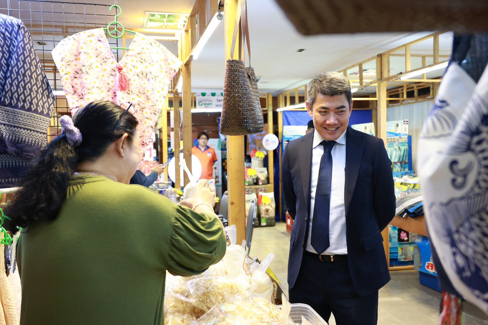 รัฐมนตรีฯ พิมพ์ภัทรา ร่วมให้กำลังใจผู้ประกอบการในกิจกรรม“DIPROM Green fair 2024 : งานแฟร์สีเขียวของคนรักษ์โลก” สร้างช่องทาง โอกาสในการจำหน่ายสินค้า และผลิตภัณฑ์อุตฯ รักษ์โลกสู่การผลิตที่ยั่งยืน