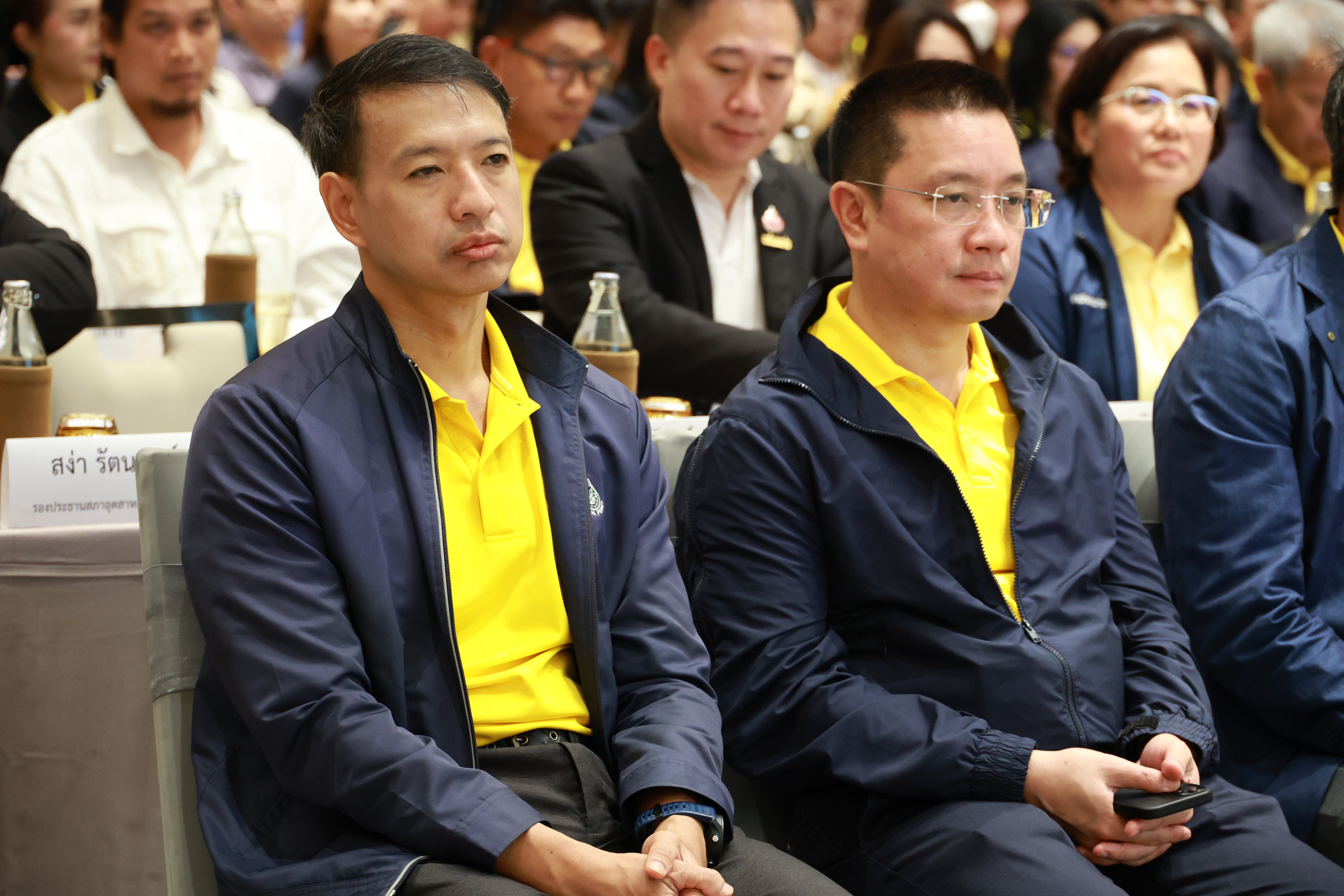 รัฐมนตรีฯ พิมพ์ภัทรา เปิดกิจกรรม “สมอ. สัญจร” ครั้งที่ 3 พร้อมมอบใบรับรอง มผช.-มอก.เอส-มอก. ให้กับผู้ประกอบการอุตฯ SME และผู้ผลิตชุมชน และนำความรู้สู่การพัฒนาผลิตภัณฑ์ให้มีคุณภาพเป็นไปตามมาตรฐาน