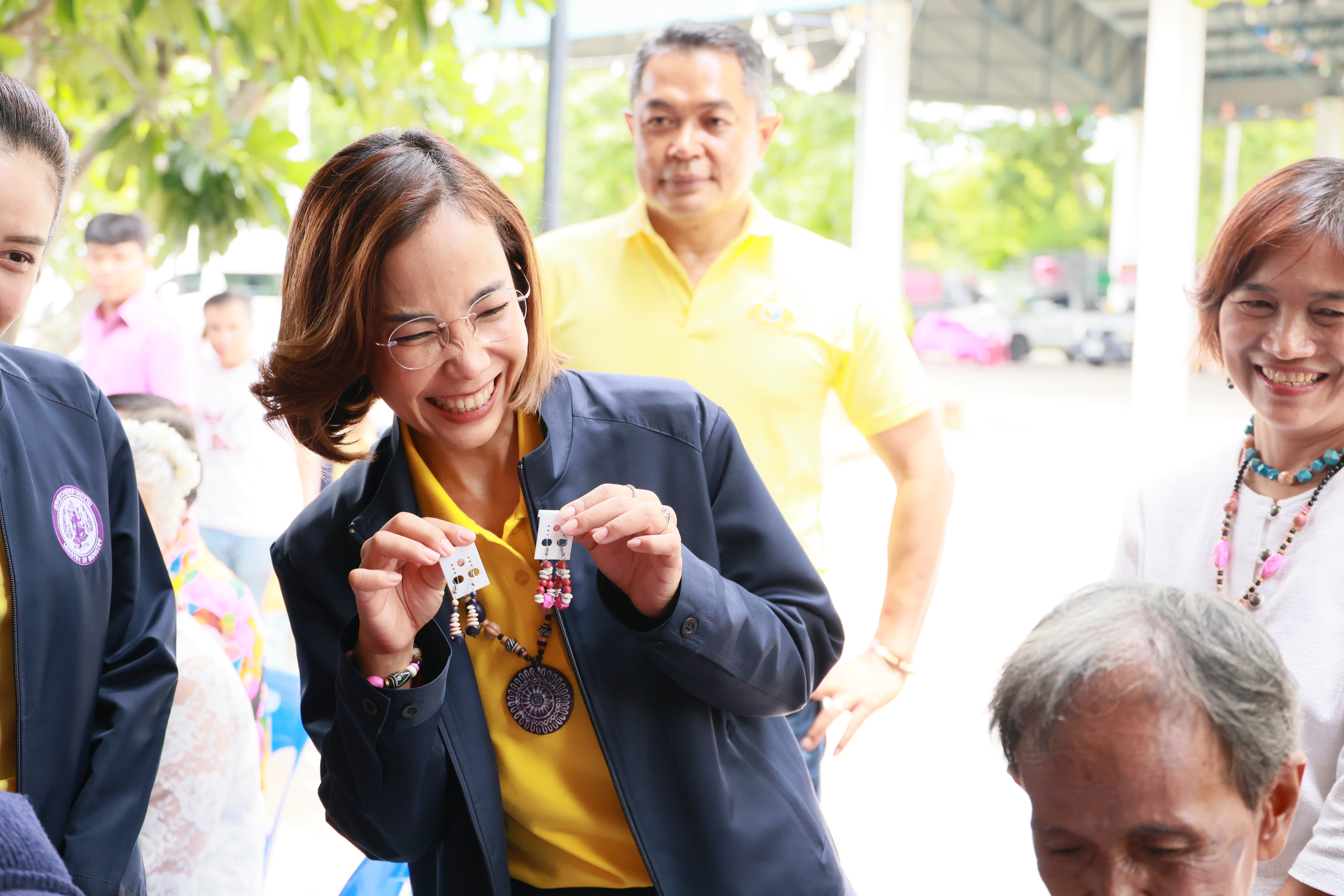 รัฐมนตรีฯ พิมพ์ภัทรา ตรวจเยี่ยมฝึกอาชีพชุมชน “ดีพร้อม” จ.นครราชสีมา มุ่งพัฒนาการกระจายโอกาส เข้าถึงบริการของภาครัฐ ต่อยอดองค์ความรู้ และสร้างงาน สร้างอาชีพ สู่ชุมชนให้สามารถพึ่งพาตนเองได้
