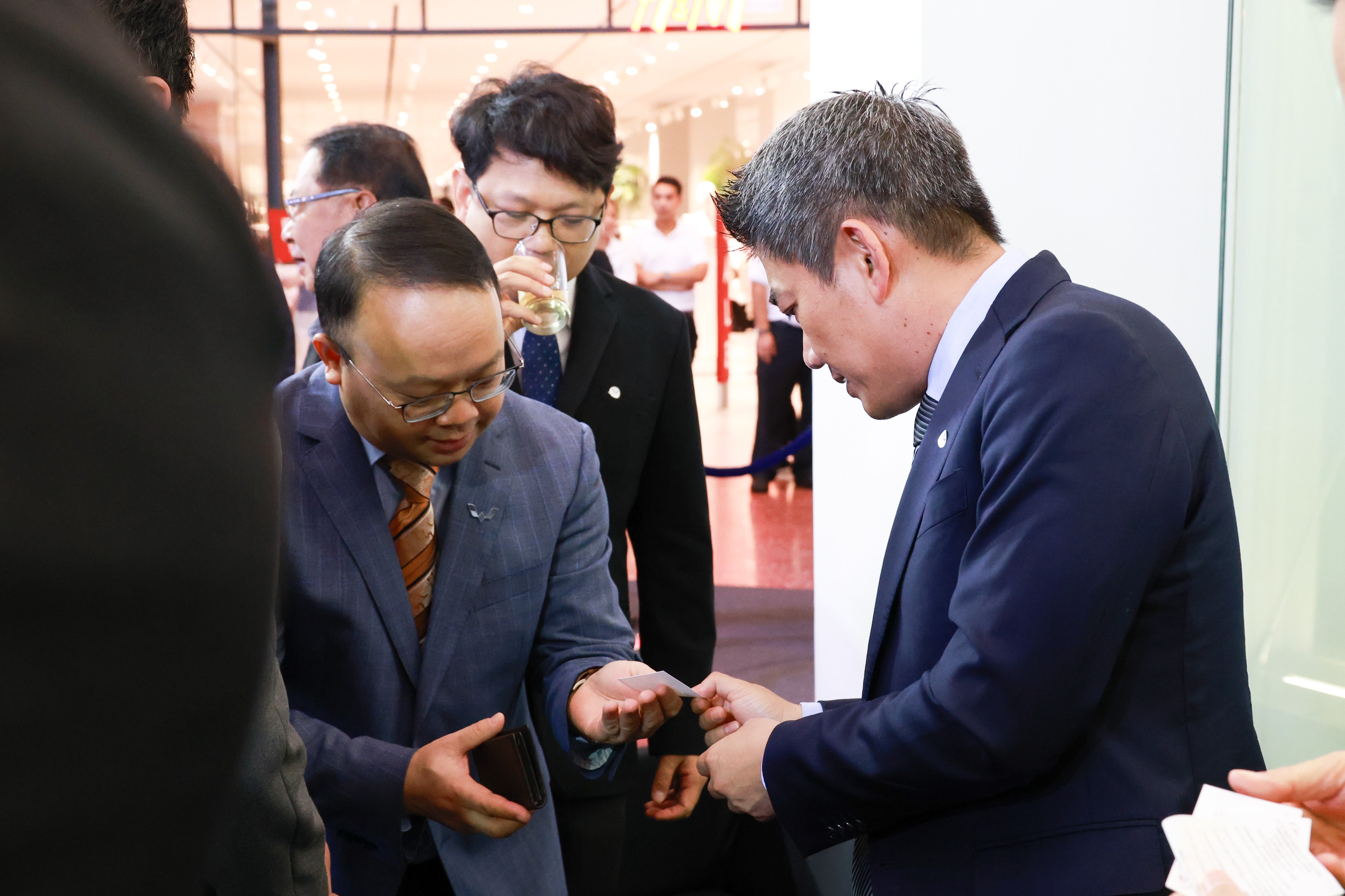 "อธิบดีภาสกร" ร่วมเป็นเกียรติงานแถลงข่าวเปิดตัวรถยนต์ไฟฟ้ารุ่นใหม่