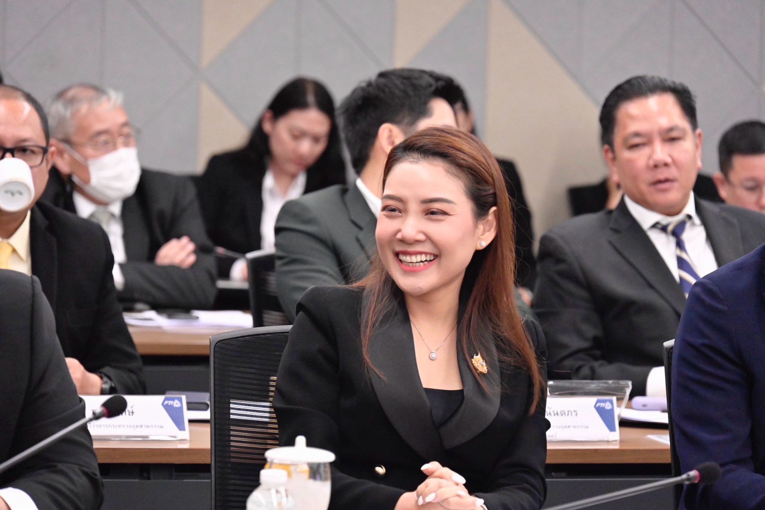 “พิมพ์ภัทรา” หารือ “สภาอุตฯ” หลังเผชิญกติกาใหม่โลก ทำ 22 อุตสาหกรรมดั้งเดิมขีดความสามารถการแข่งขันลดลง เร่งหามาตรการรับมือ พร้อมตั้ง 4 คณะทำงาน ขับเคลื่อนเศรษฐกิจภาคอุตสาหกรรม