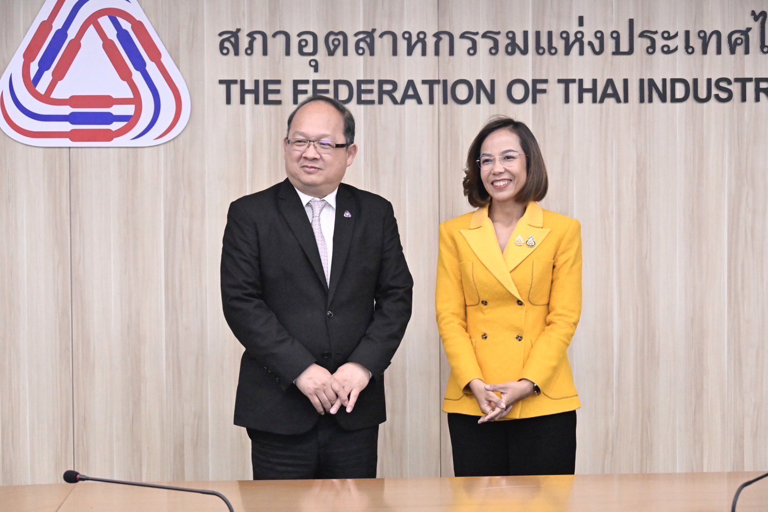 “พิมพ์ภัทรา” หารือ “สภาอุตฯ” หลังเผชิญกติกาใหม่โลก ทำ 22 อุตสาหกรรมดั้งเดิมขีดความสามารถการแข่งขันลดลง เร่งหามาตรการรับมือ พร้อมตั้ง 4 คณะทำงาน ขับเคลื่อนเศรษฐกิจภาคอุตสาหกรรม