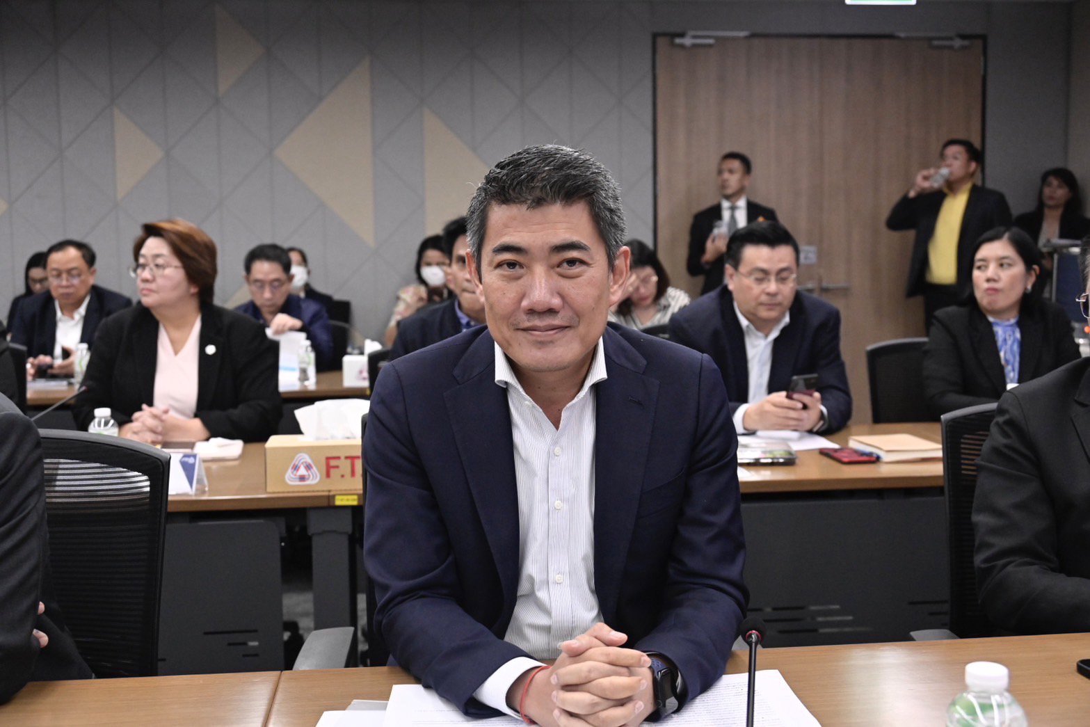 “พิมพ์ภัทรา” หารือ “สภาอุตฯ” หลังเผชิญกติกาใหม่โลก ทำ 22 อุตสาหกรรมดั้งเดิมขีดความสามารถการแข่งขันลดลง เร่งหามาตรการรับมือ พร้อมตั้ง 4 คณะทำงาน ขับเคลื่อนเศรษฐกิจภาคอุตสาหกรรม