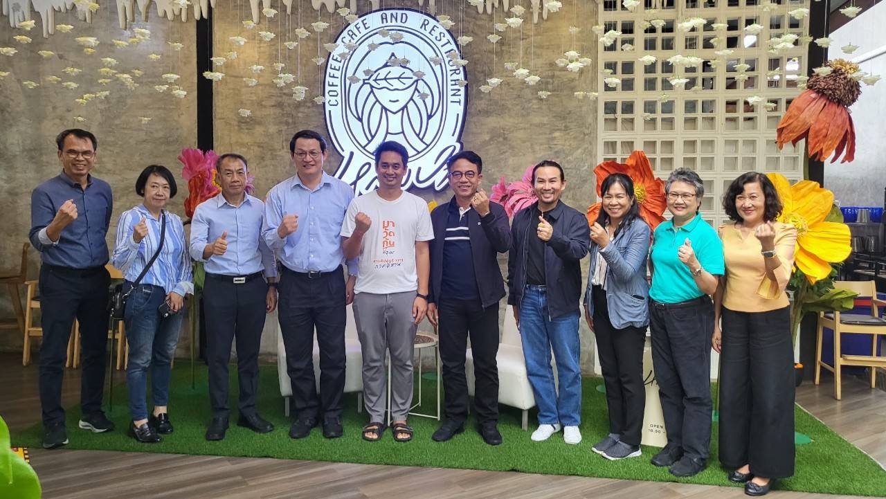 “รสอ.วัชรุน” นำคณะดีพร้อมลงพื้นที่ตรวจเยี่ยม ผู้ประกอบการ คพอ.