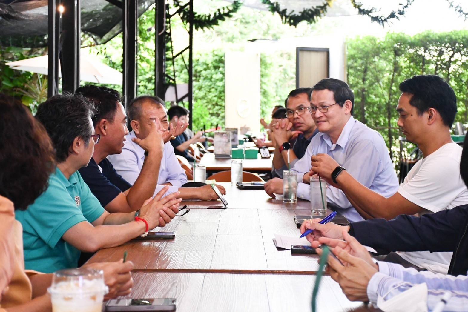 “รสอ.วัชรุน” นำคณะดีพร้อมลงพื้นที่ตรวจเยี่ยม ผู้ประกอบการ คพอ.