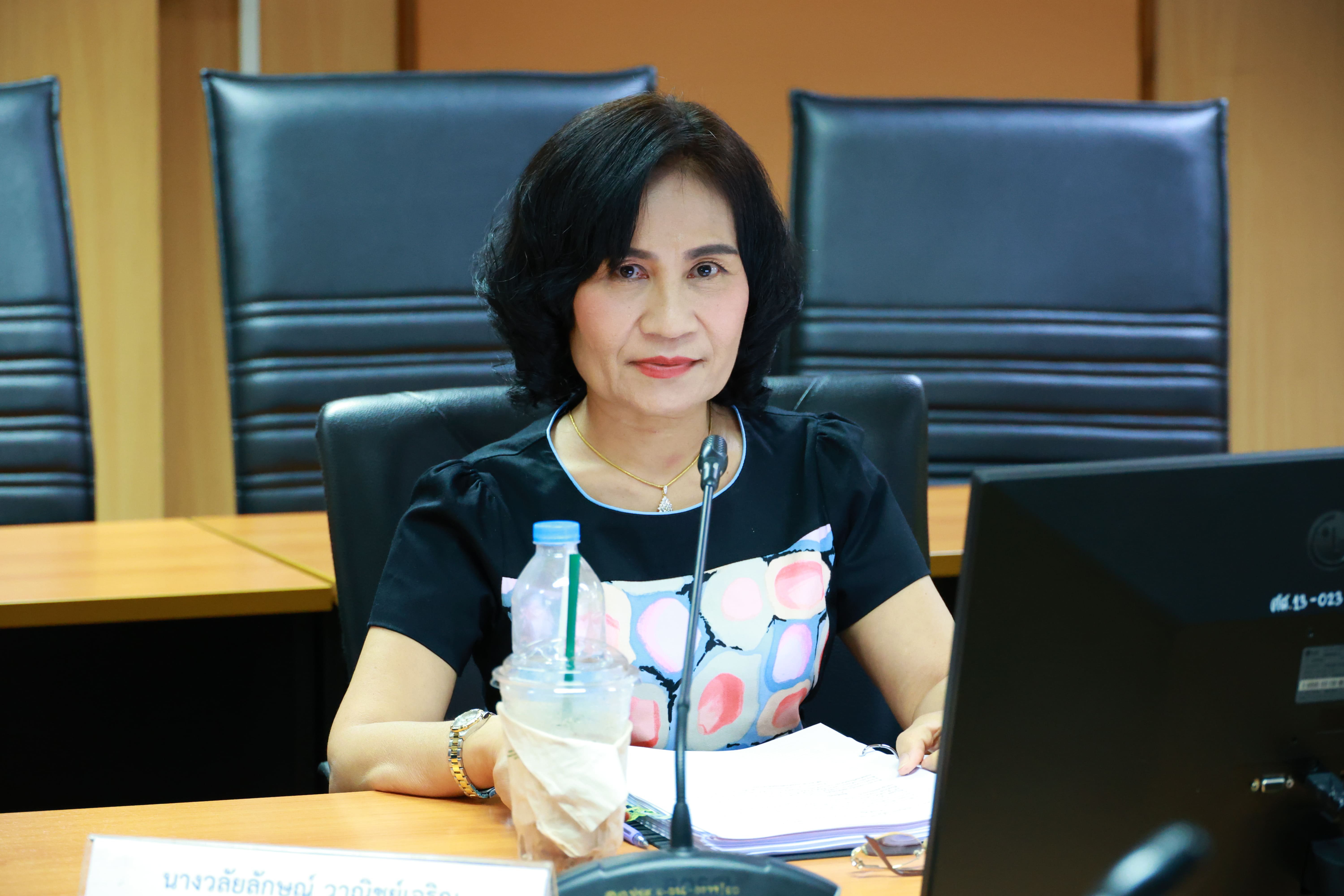 "ดีพร้อม" ประชุม อ.ก.พ. กรมส่งเสริมอุตสาหกรรม ครั้งที่ 1 / 2567