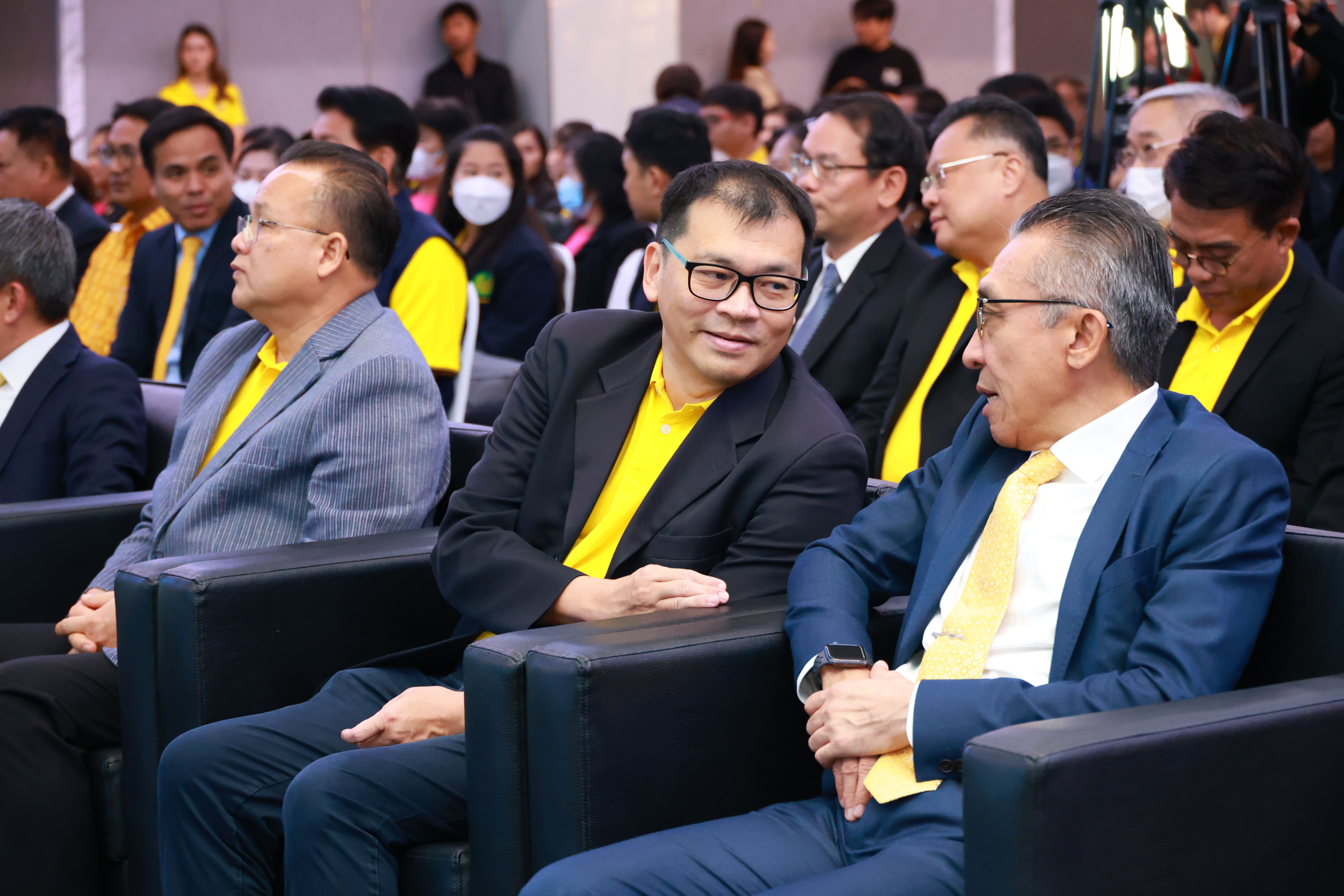ดีพร้อม จับมือ สภาเกษตรกรแห่งชาติ ติดปีกเกษตรกรด้วยเกษตรอุตสาหกรรม ชูเทคโนโลยีและนวัตกรรม หวังเพิ่มรายได้ชุมชน ดันเศรษฐกิจโตกว่า 8 พันล้านบาท