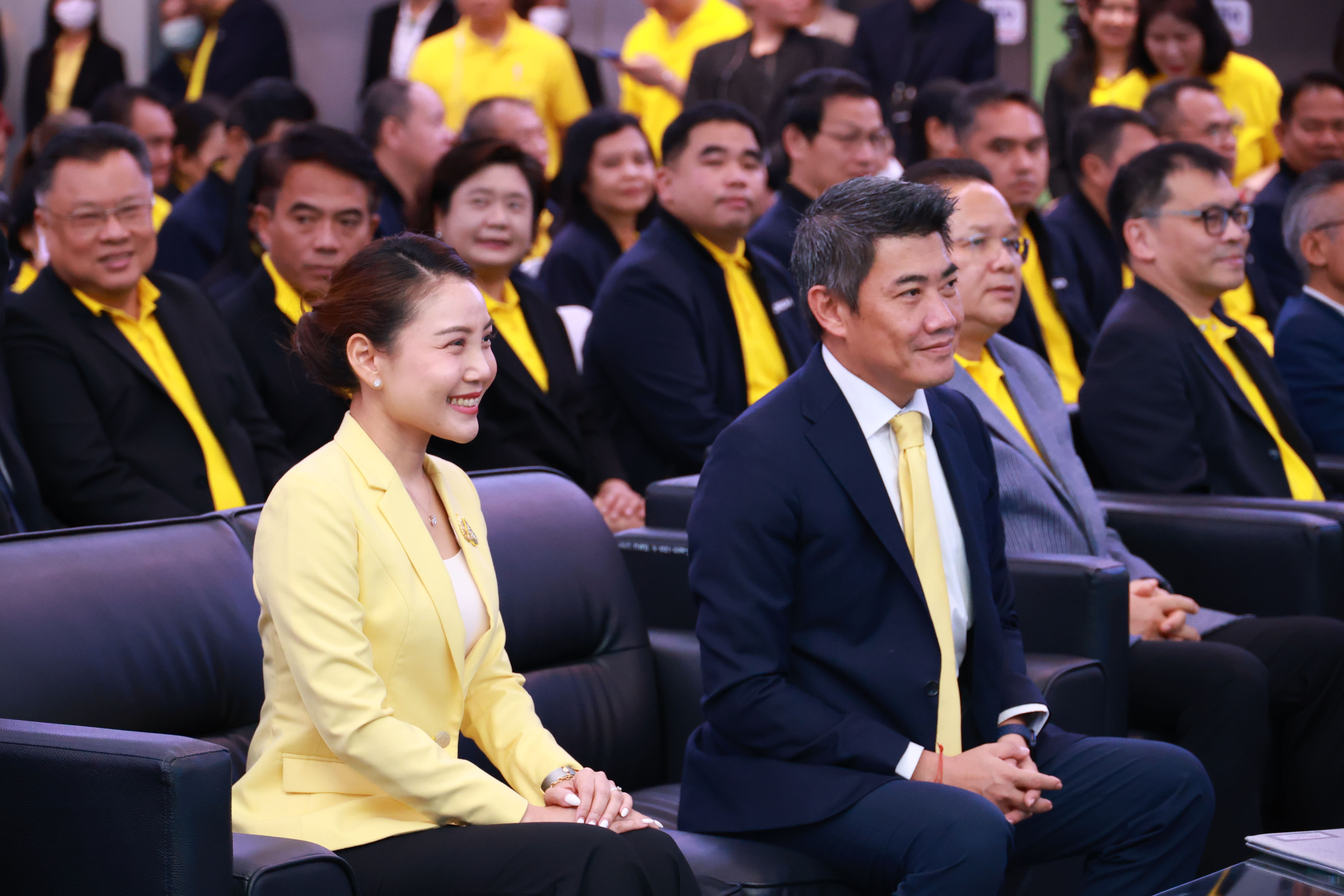 ดีพร้อม จับมือ สภาเกษตรกรแห่งชาติ ติดปีกเกษตรกรด้วยเกษตรอุตสาหกรรม ชูเทคโนโลยีและนวัตกรรม หวังเพิ่มรายได้ชุมชน ดันเศรษฐกิจโตกว่า 8 พันล้านบาท