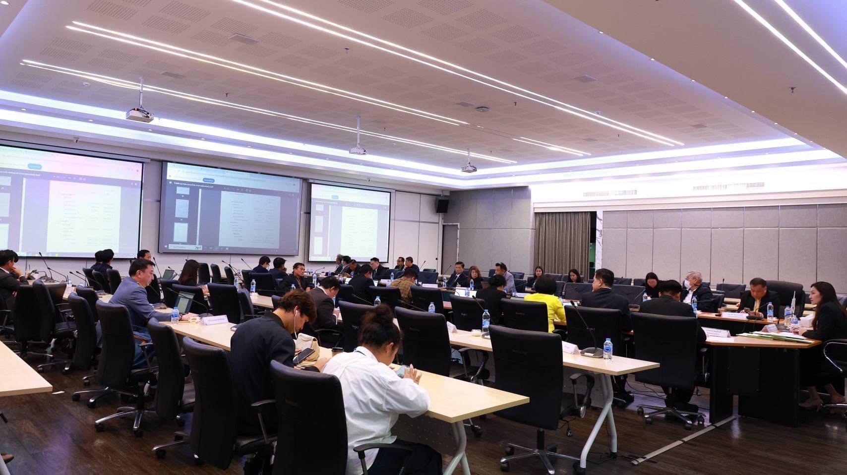 "รสอ.วาที" ร่วมประชุมคณะกรรมาธิการการอุตสาหกรรม หารือ “รถโดยสารและรถบรรทุก EV“
