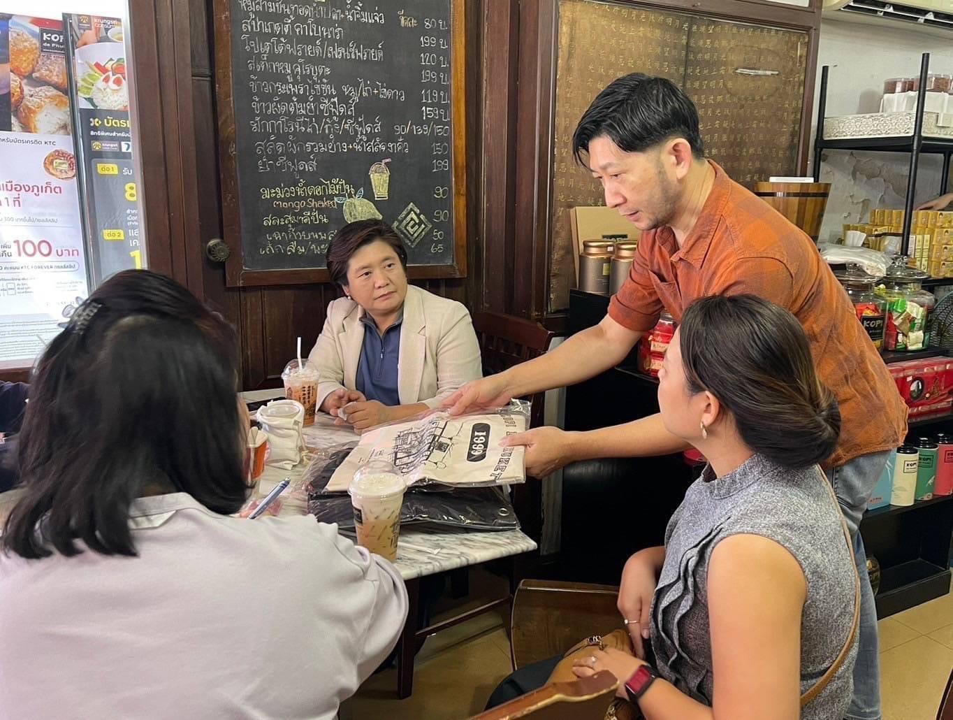 "รสอ.ดวงดาว" ลงพื้นที่ ห้างหุ้นส่วนจำกัด เอกกุลทรัพย์ ติดตามการดำเนินงานของดีพร้อม