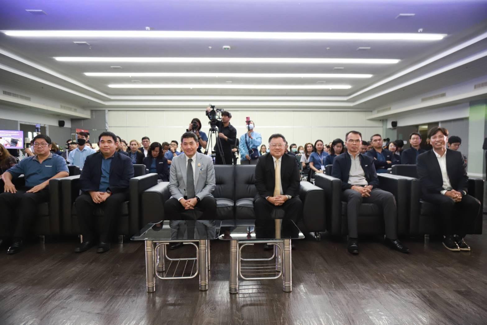 "ดีพร้อม" ผลักดันสินค้าเกษตรสู่เกษตรอุตสาหกรรม มอบ 5 รางวัล DIPROM Agro-Machinery Award 2024