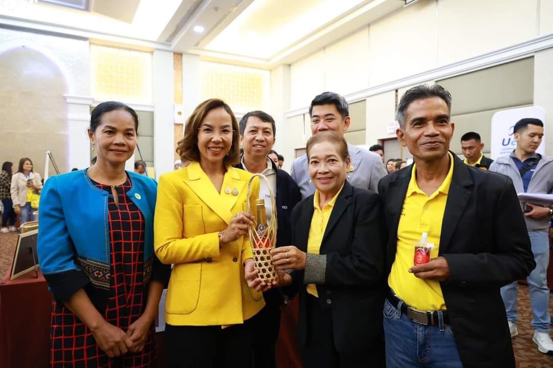 รมว.พิมพ์ภัทรา เร่งดีพร้อมขับเคลื่อนอุตสาหกรรมสีเขียวในพื้นที่ภาคใต้ ดันธุรกิจเป็นมิตรกับสิ่งแวดล้อม ลดการปล่อยก๊าซเรือนกระจก เพื่อโลก เพื่อเรา 