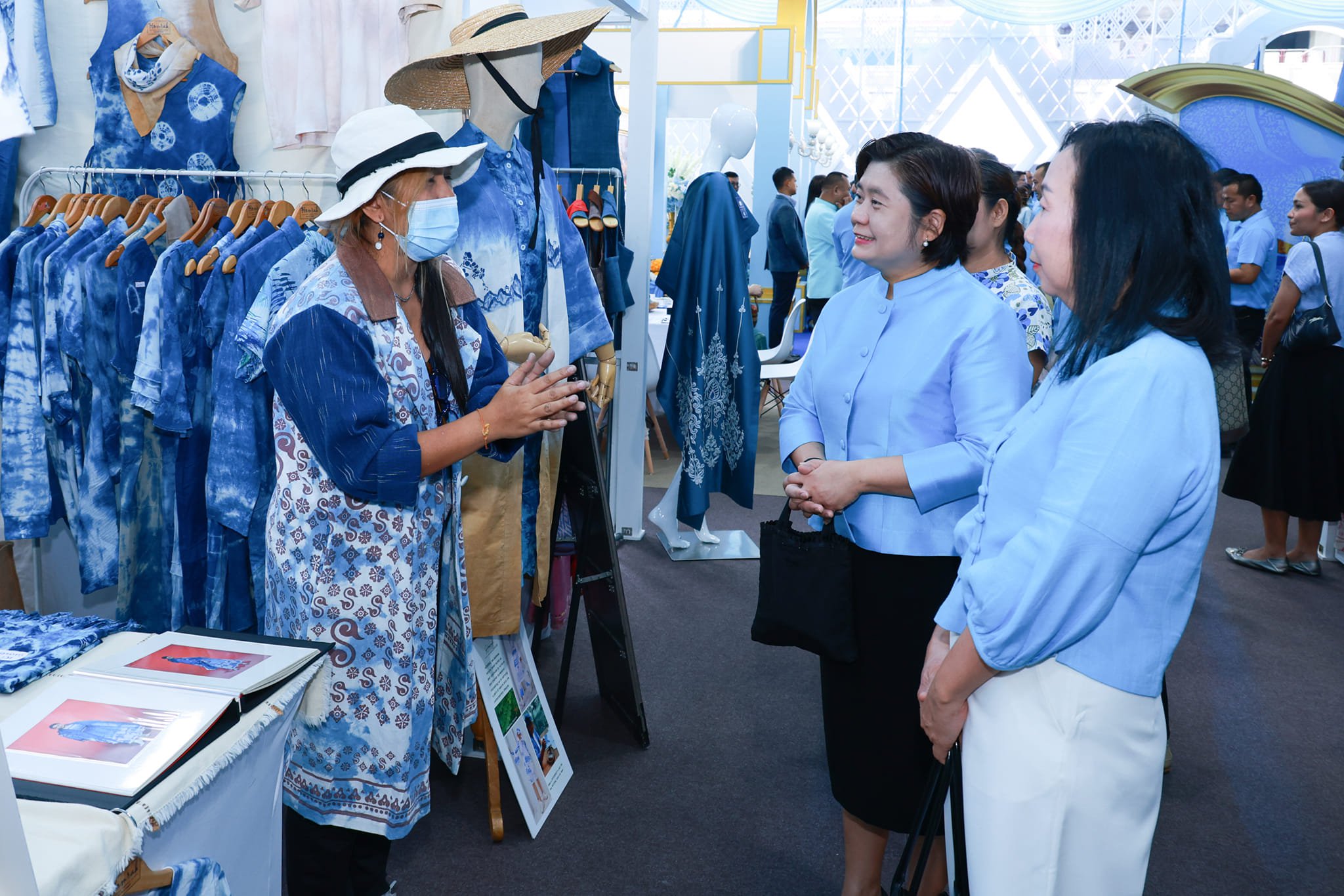 "รองอธิบดีดวงดาว" ร่วมงานแพรพัสตรา บรมราชินีนาถ