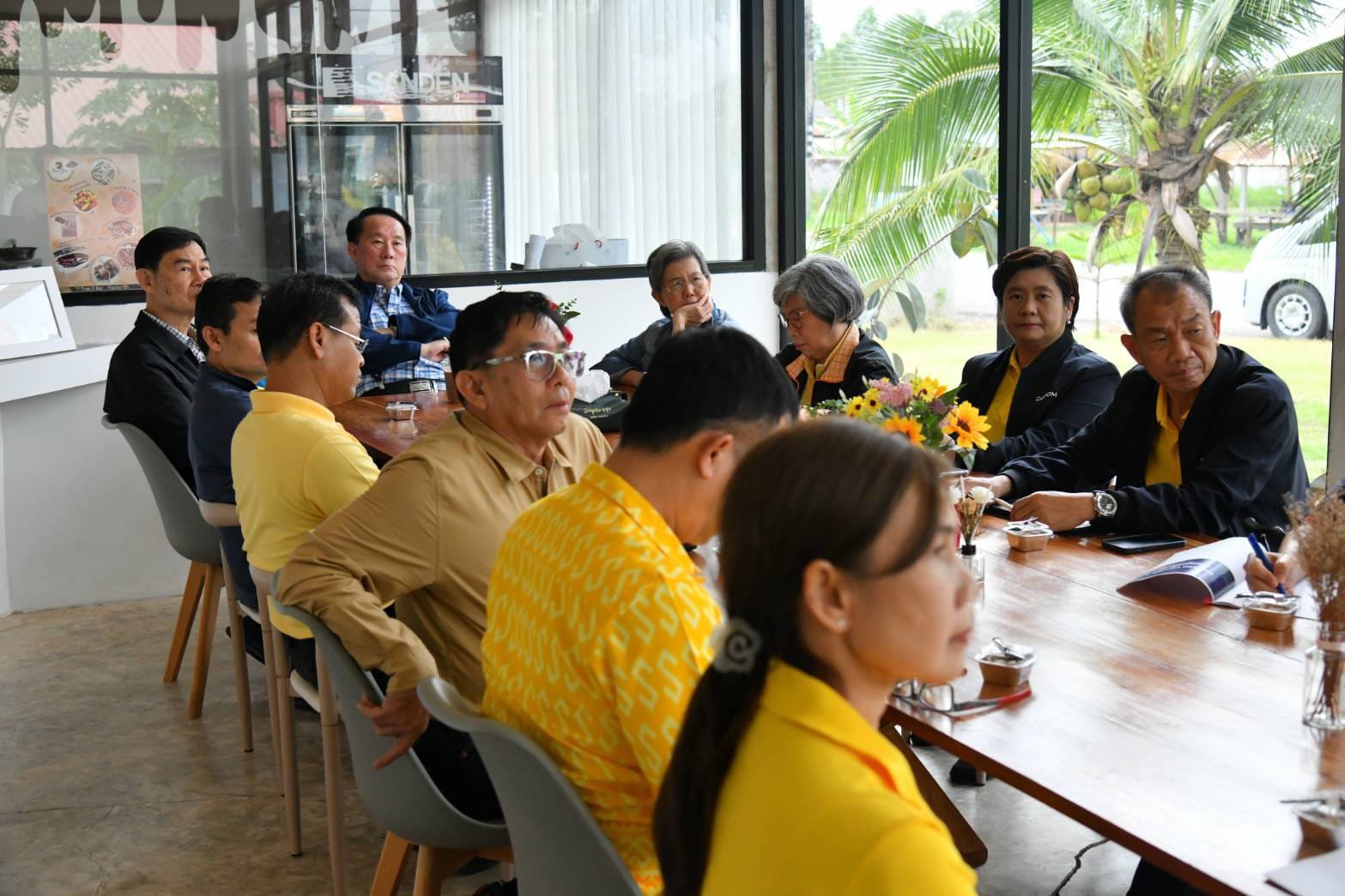 "รองอธิบดีดวงดาว" ลงพื้นที่ภาคอีสานต้อนรับ ค.ต.ป.อก. ติดตามการดำเนินงานของดีพร้อม