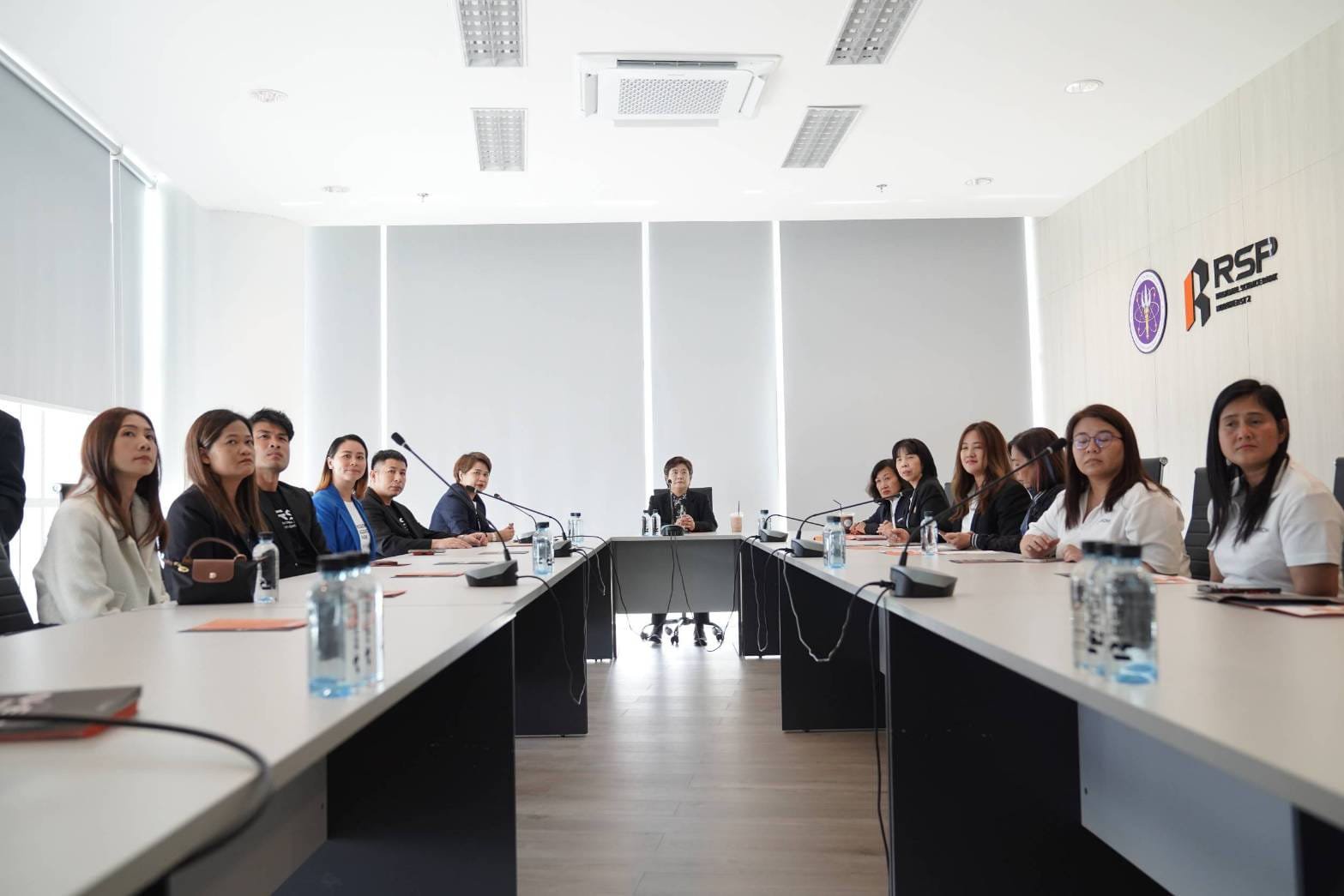 “ดีพร้อม” ปั้นผู้ประกอบการด้าน EV ทั่วประเทศ หวังดึงผู้ประกอบการไทยเข้าสู่ซัพพลายเชน EV ทั้งระบบ