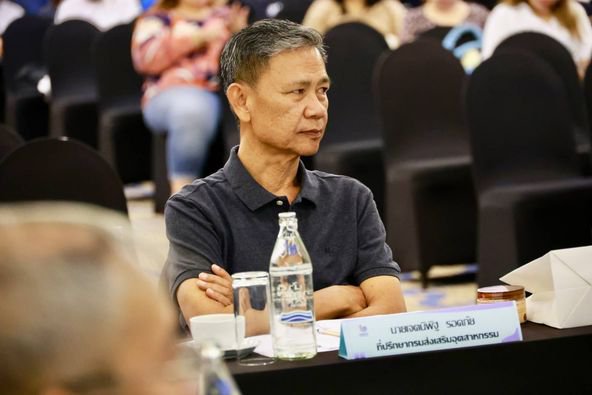 “อธิบดีภาสกร” นำทีมสรุปผลและประเมินผลการสัมมนา พร้อมติดตามการทำงานของดีพร้อม