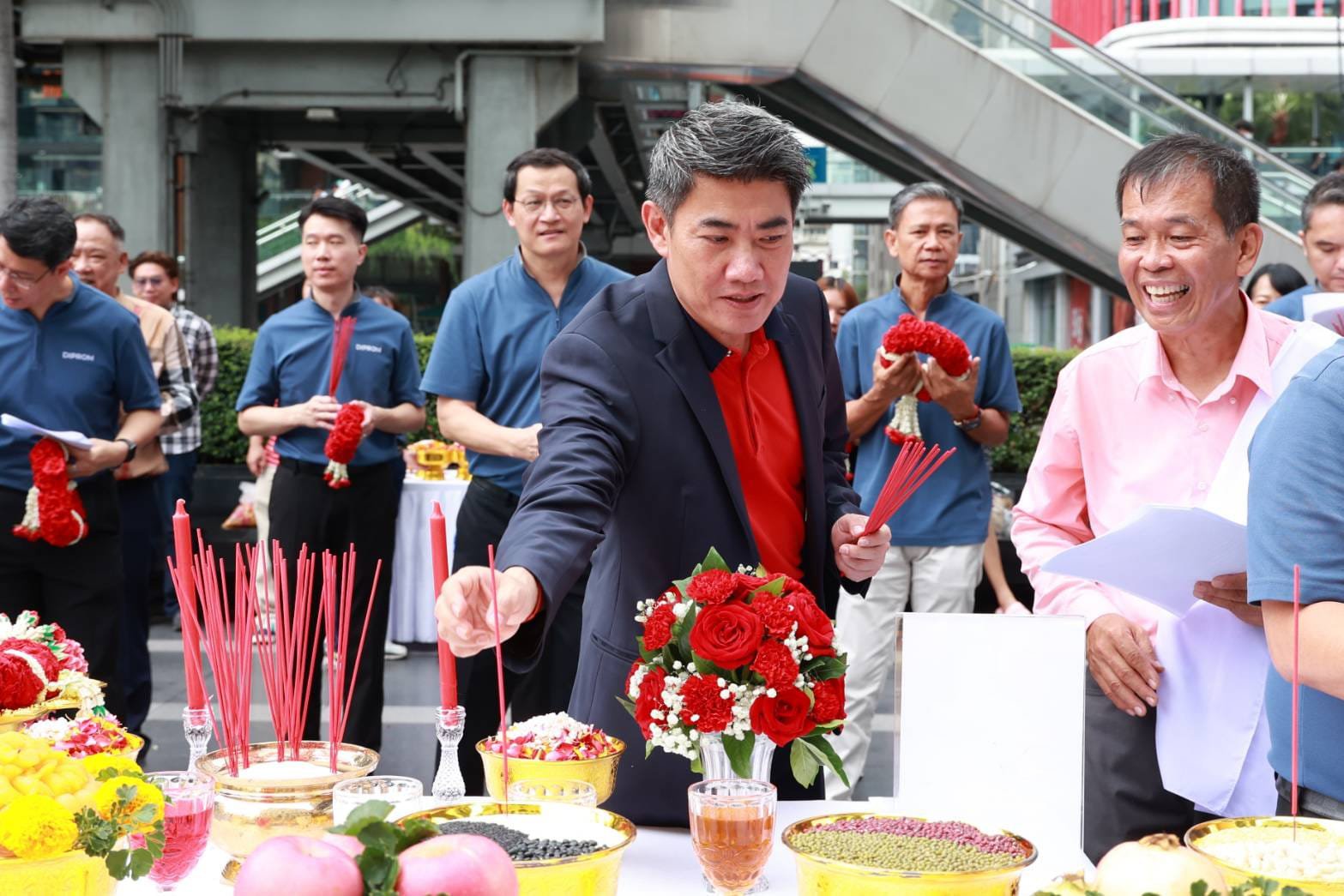 "ดีพร้อม" จัดพิธีบวงสรวง เตรียมพื้นที่พร้อมลุยงาน CRAFT DRINK by DIPROM