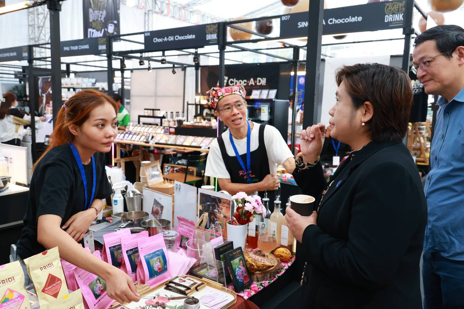 “ดีพร้อม“ มอบรางวัลการแข่งขัน Speed Latte Art ในงาน Craft Drink by DIPROM