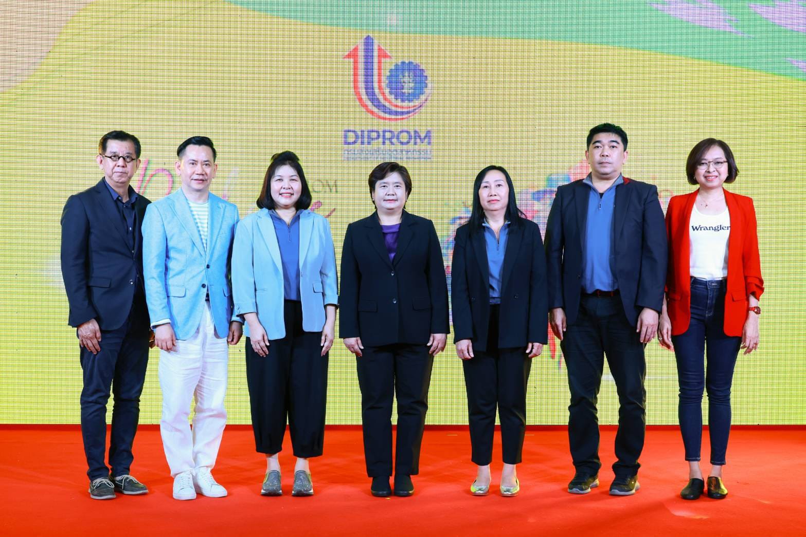 “ดีพร้อม” ส่งเสริมอัตลักษณ์ไทย ดันนักออกแบบ สร้างสรรค์ผลิตภัณฑ์หนุนแบรนด์ไทยสู่ตลาดสากล